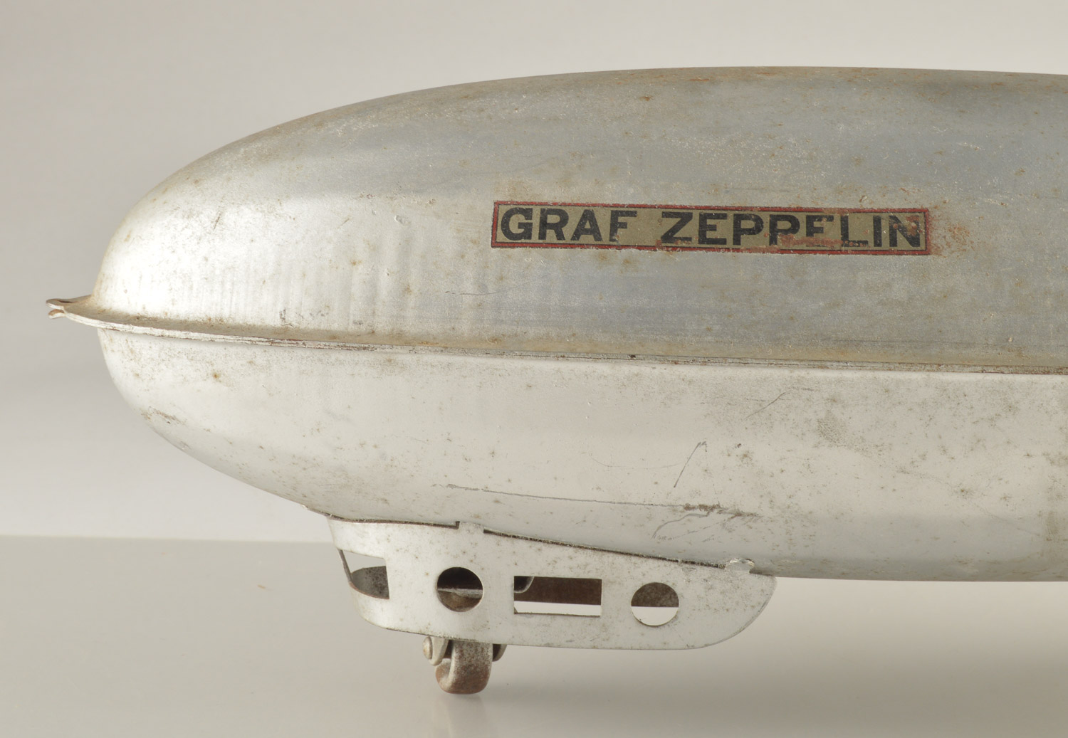 STEELCRAFT Graf Zepplin Pull Toy