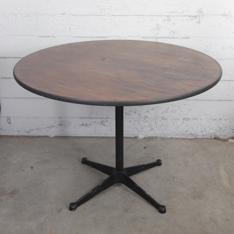 Eames Style Round Table