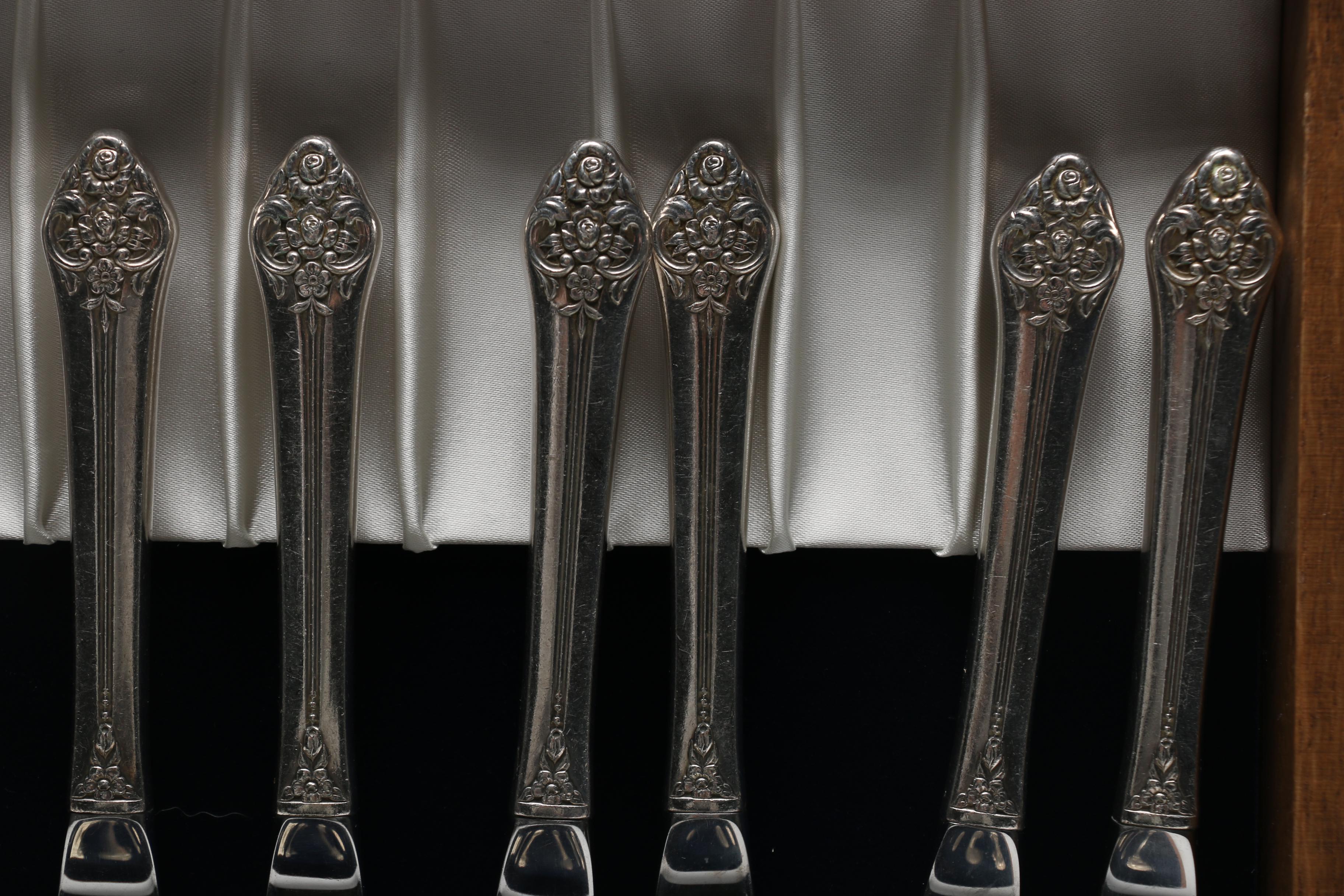 Oneida "Plantation in 1881 Rogers" Plated Silver Flatware Set