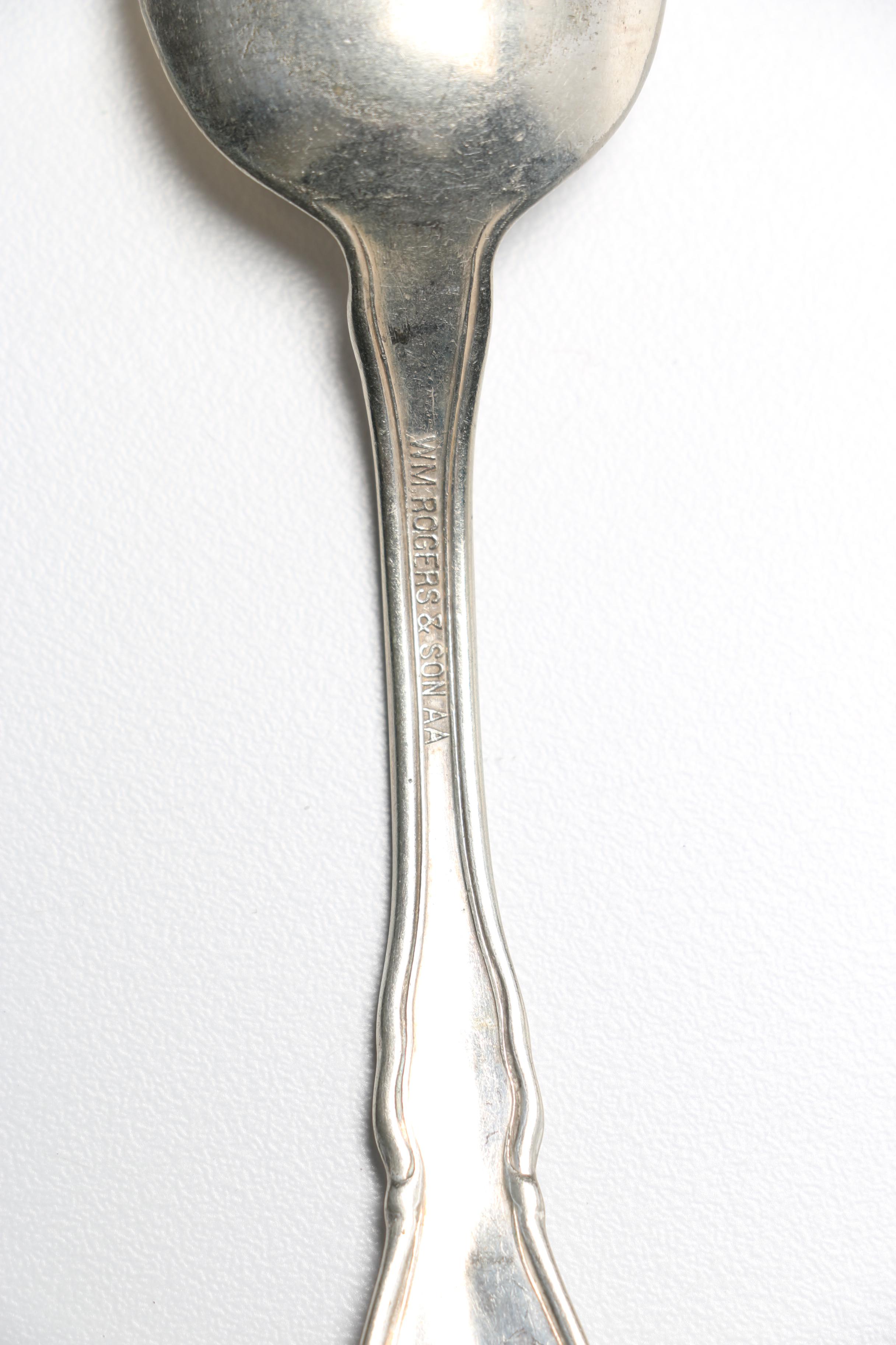 Oneida "Plantation in 1881 Rogers" Plated Silver Flatware Set