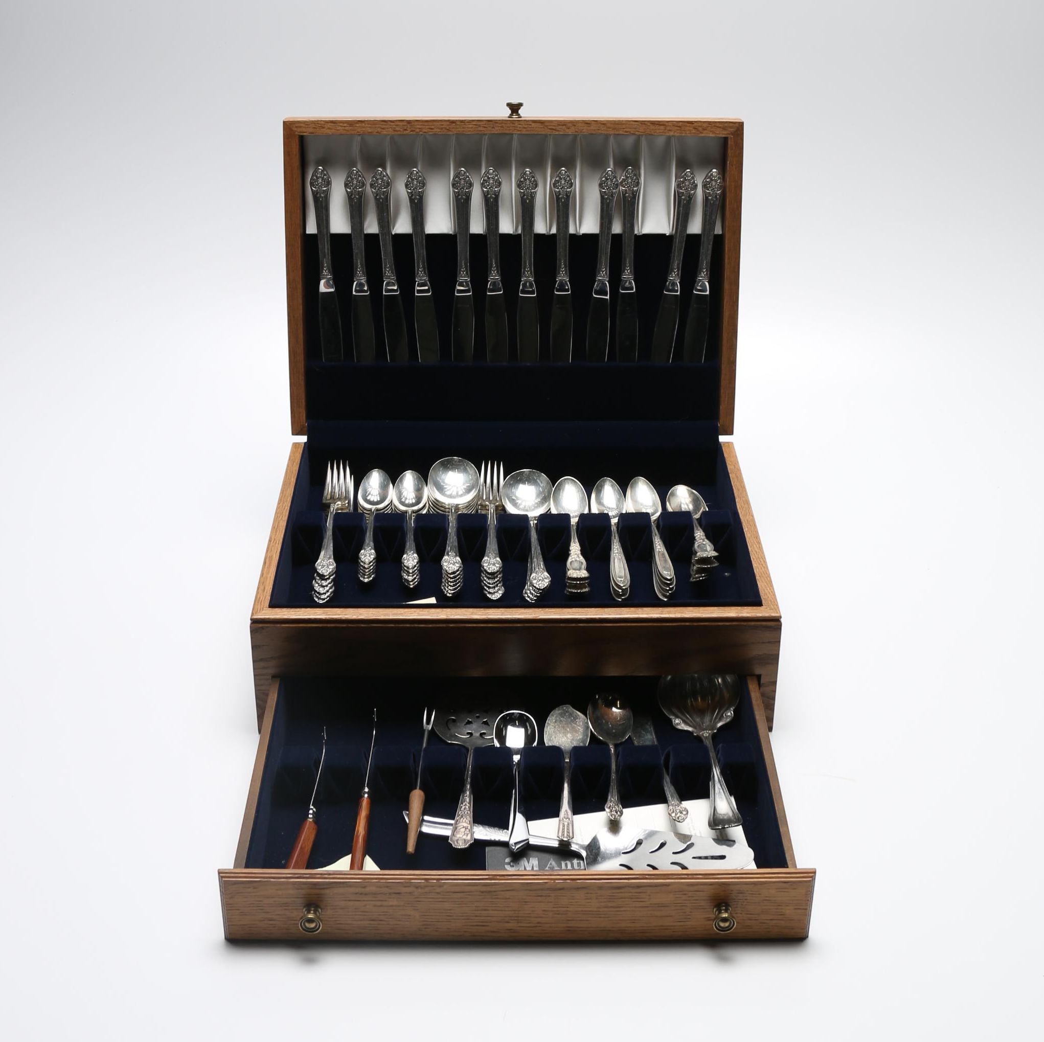 Oneida "Plantation in 1881 Rogers" Plated Silver Flatware Set