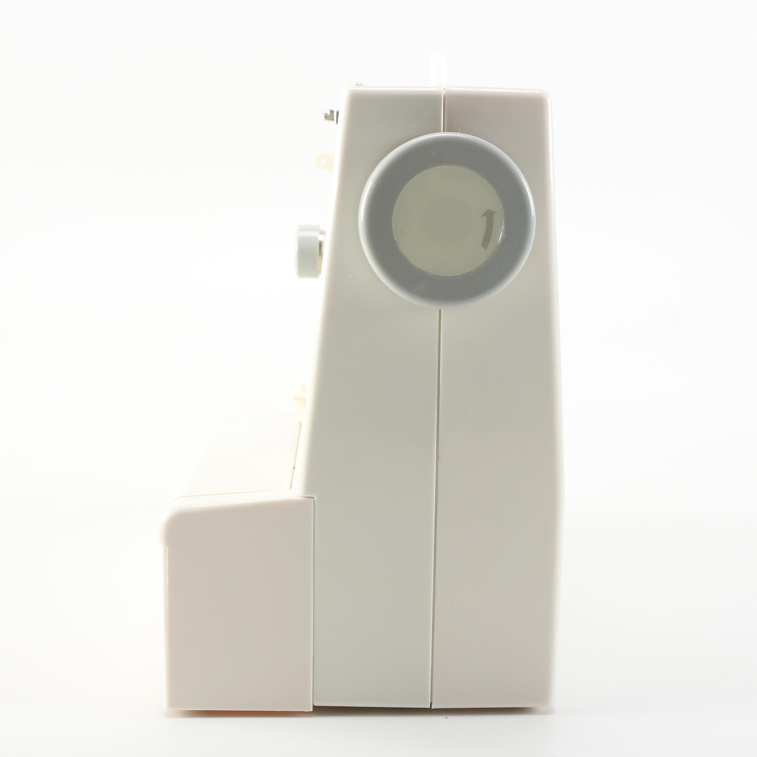 Singer Tiny Tailor Mending Machine