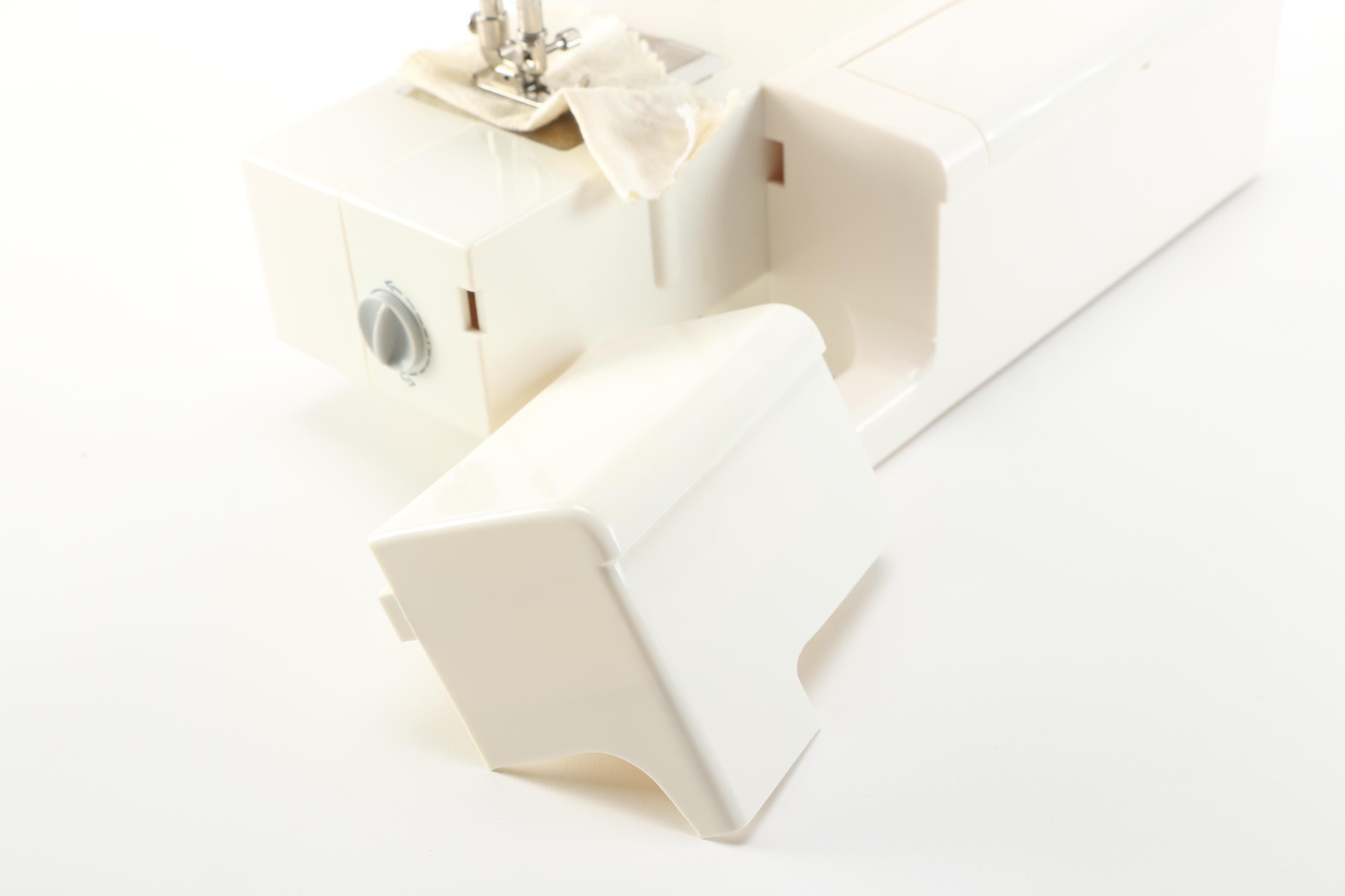 Singer Tiny Tailor Mending Machine