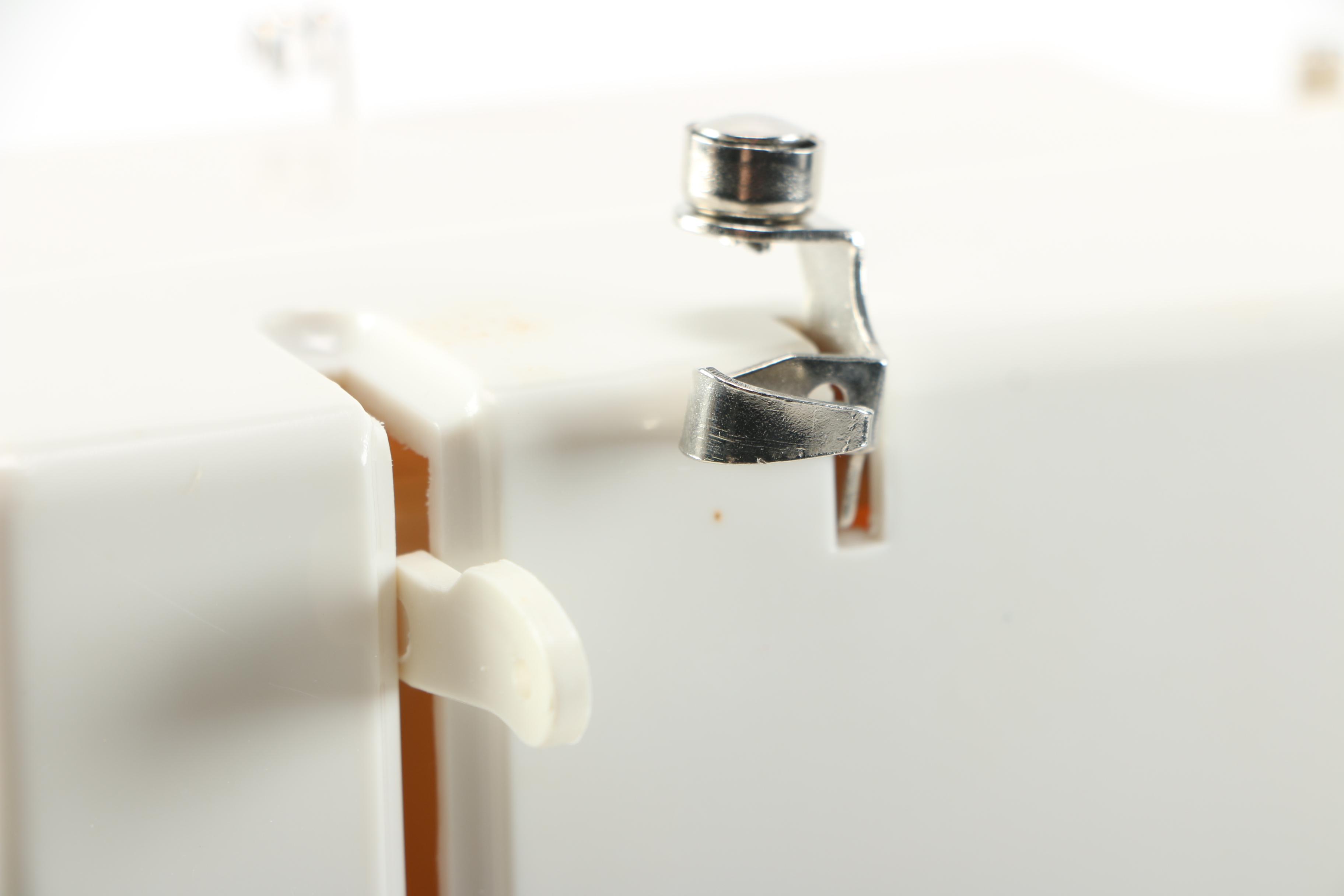 Singer Tiny Tailor Mending Machine