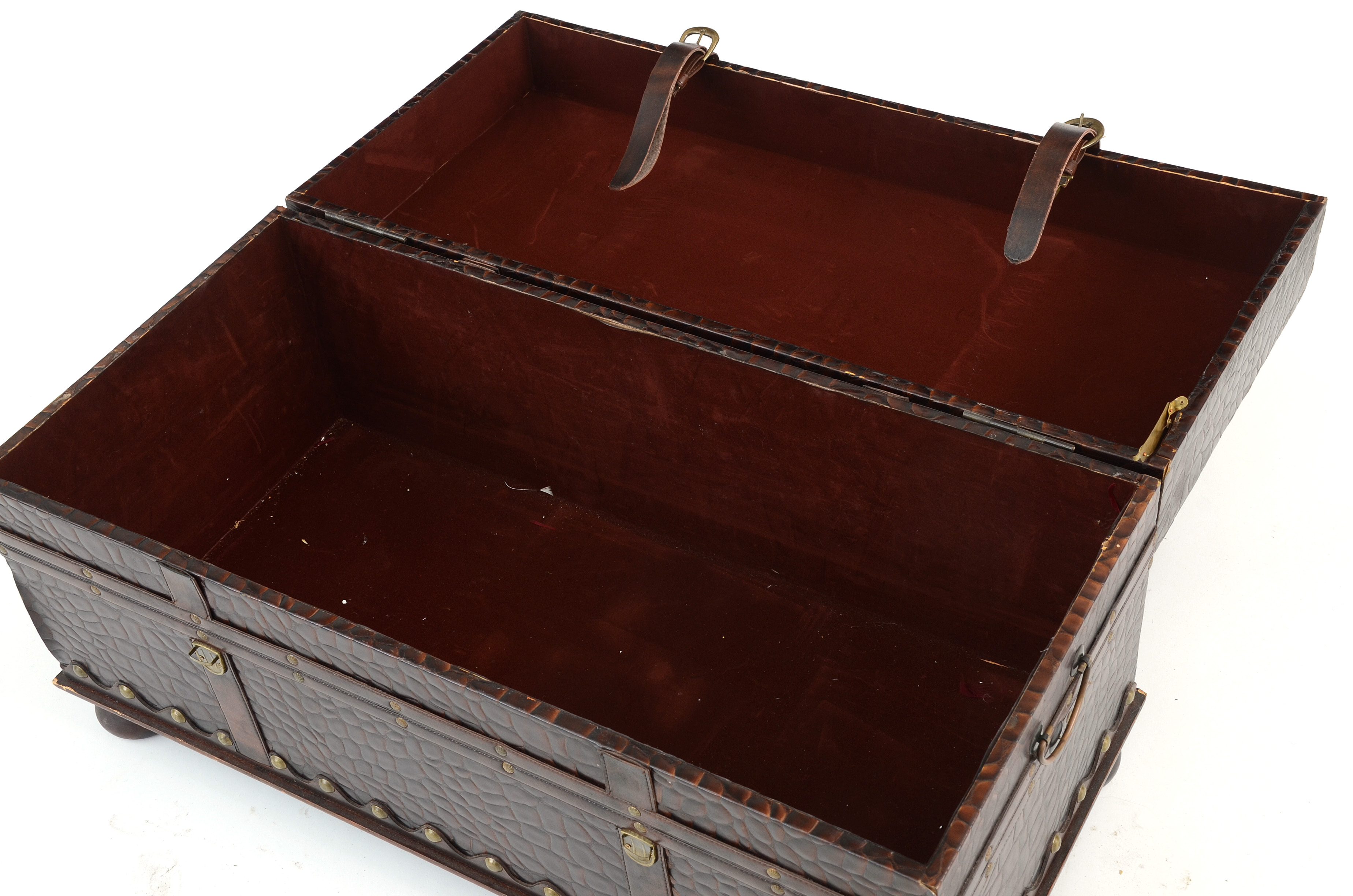 Hard-sided Storage Trunk