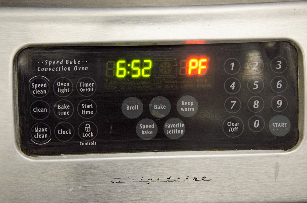 Frigidaire Speed Bake Convection Oven