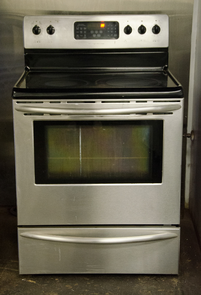 Frigidaire Speed Bake Convection Oven
