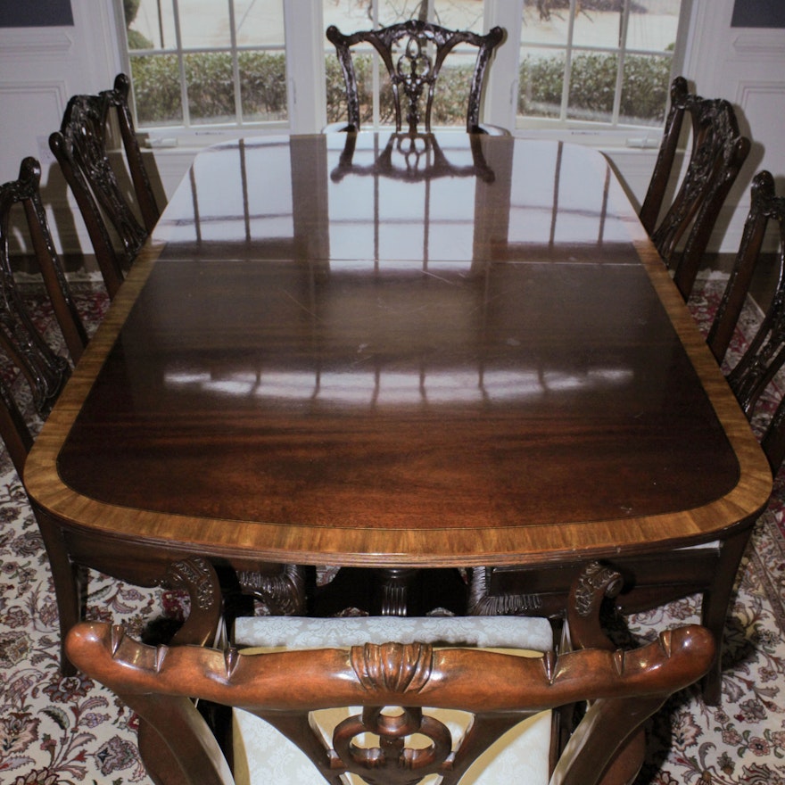 Hickory White Hepplewhite Style Dining Table and Chairs