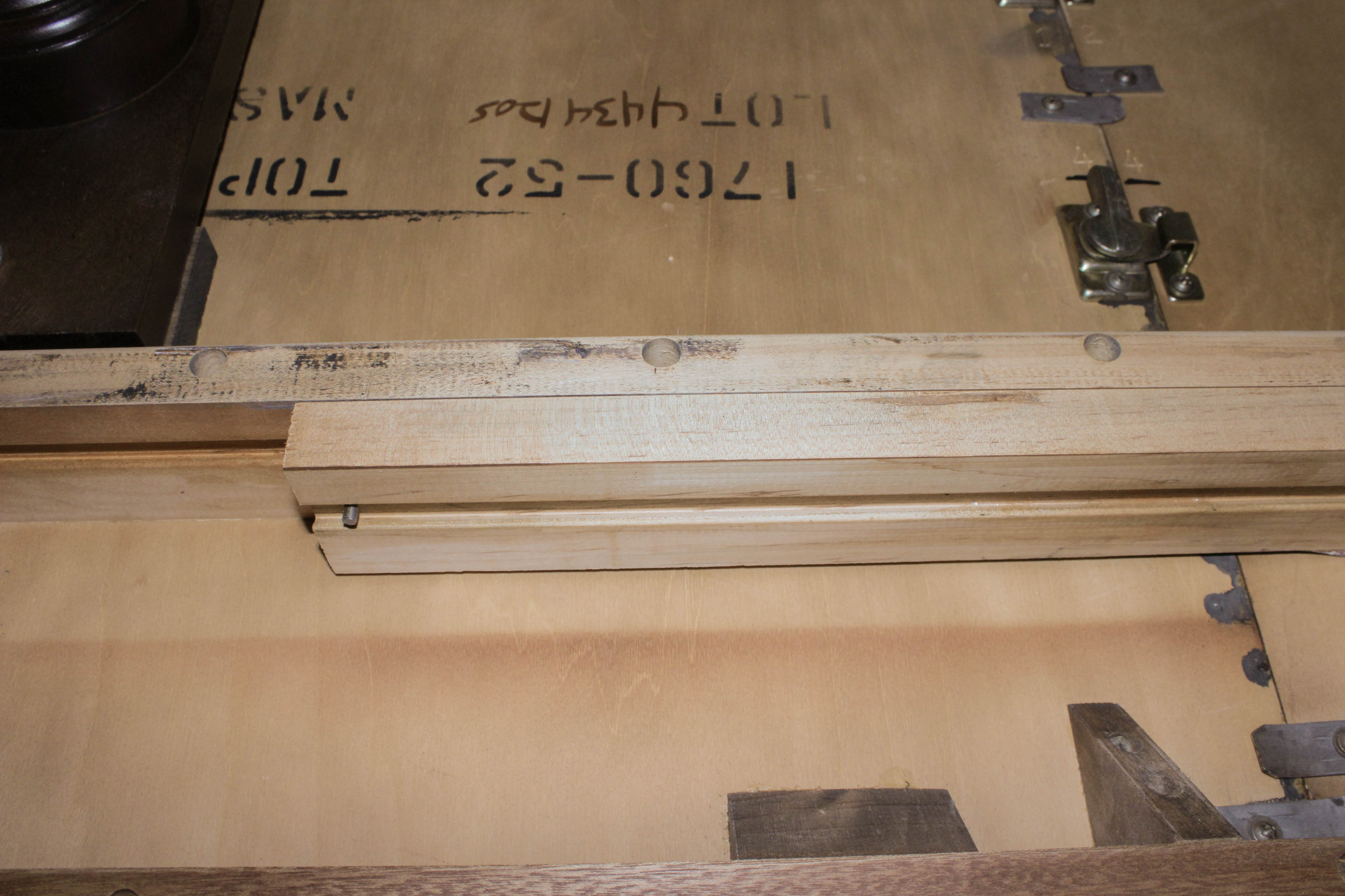 Hickory White Hepplewhite Style Dining Table and Chairs