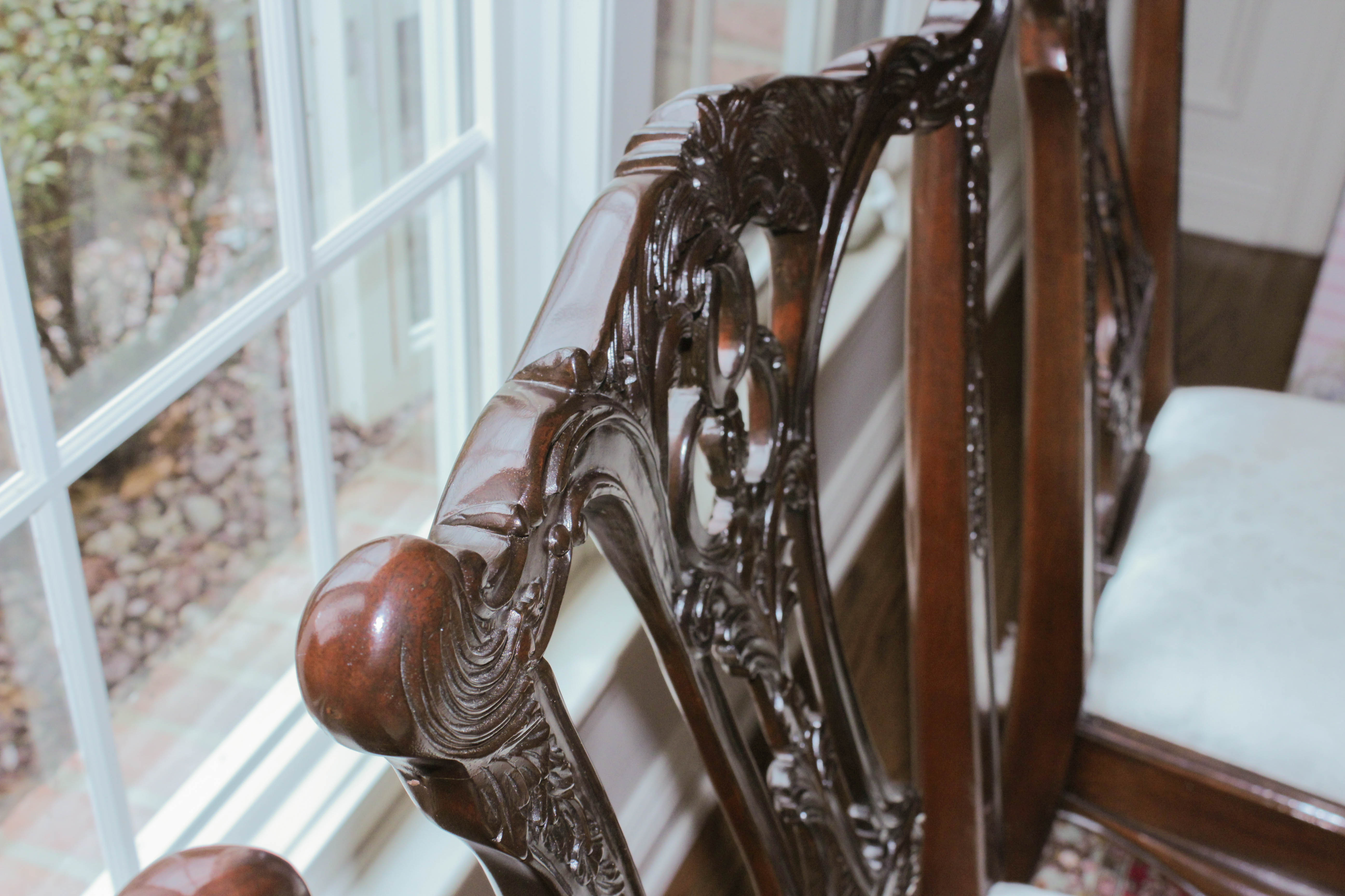 Hickory White Hepplewhite Style Dining Table and Chairs