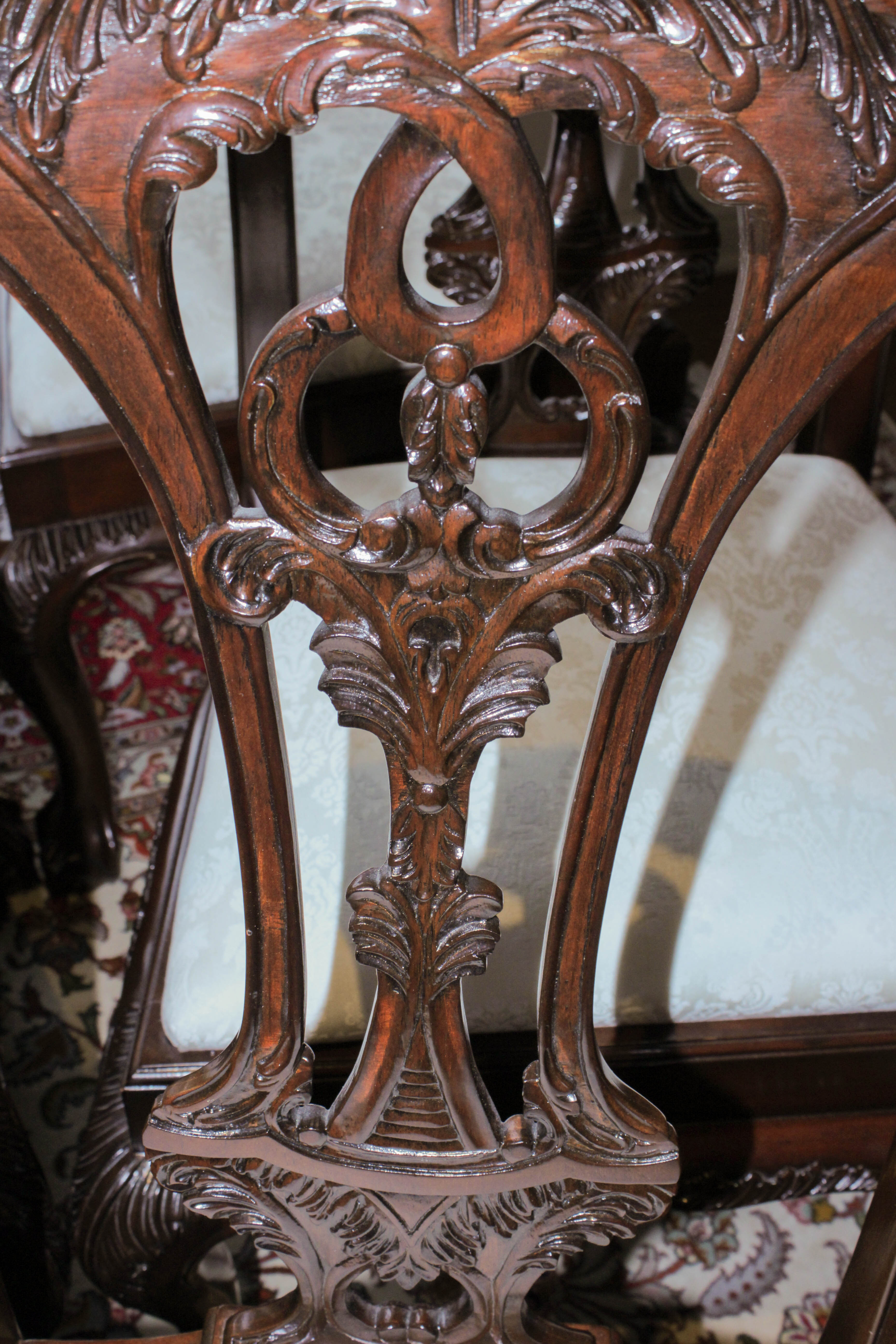 Hickory White Hepplewhite Style Dining Table and Chairs