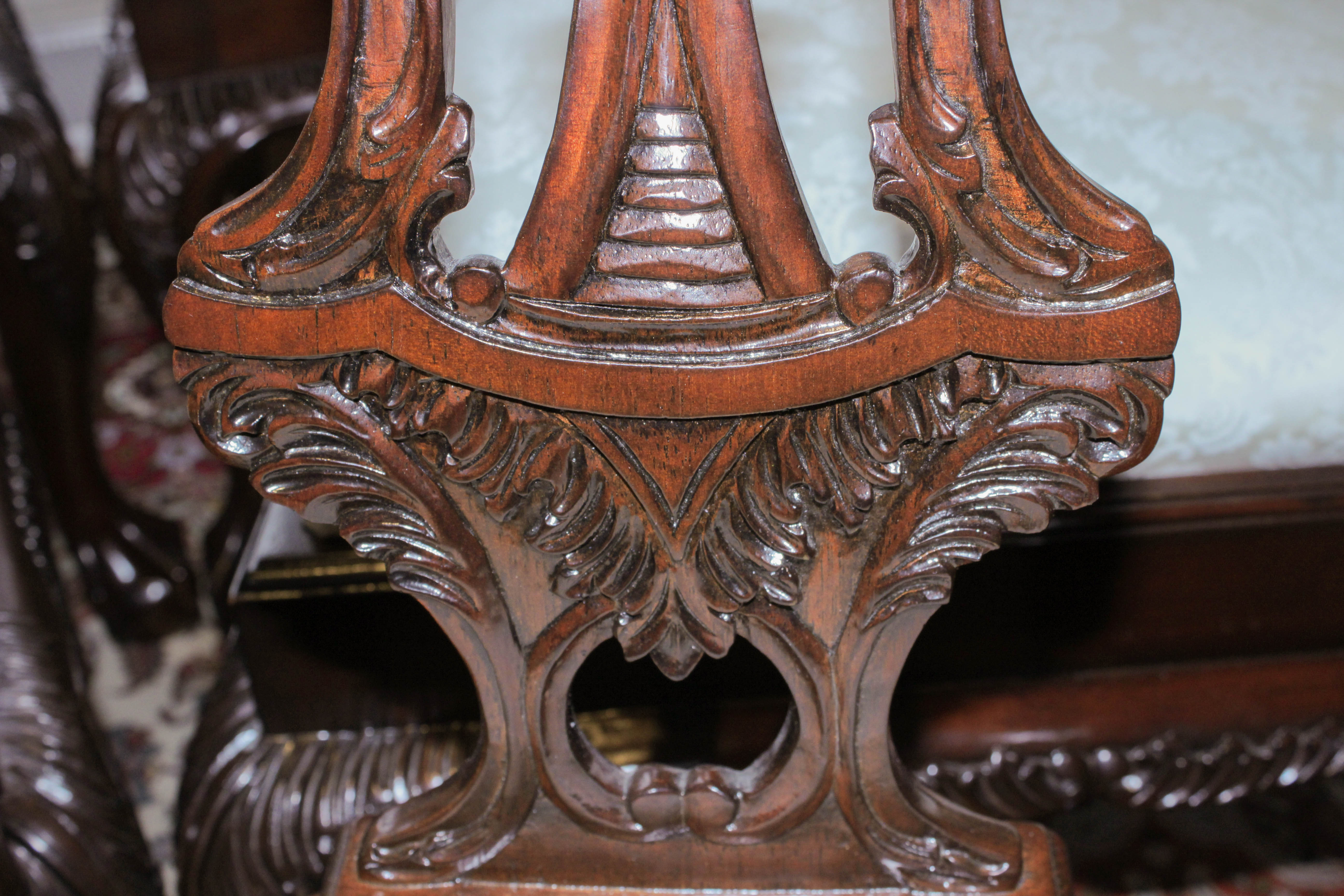 Hickory White Hepplewhite Style Dining Table and Chairs