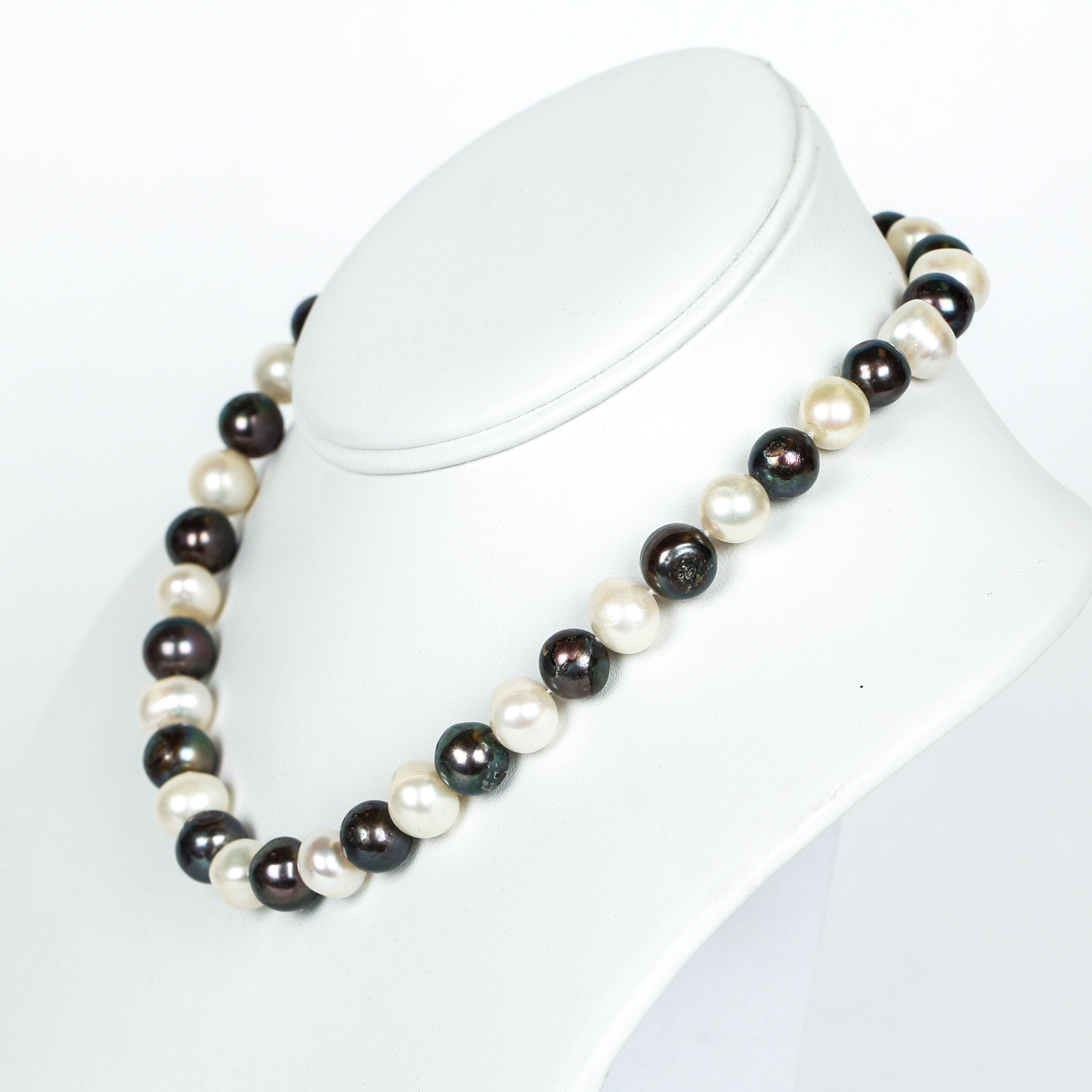 Vintage Cultured Pearl Necklace