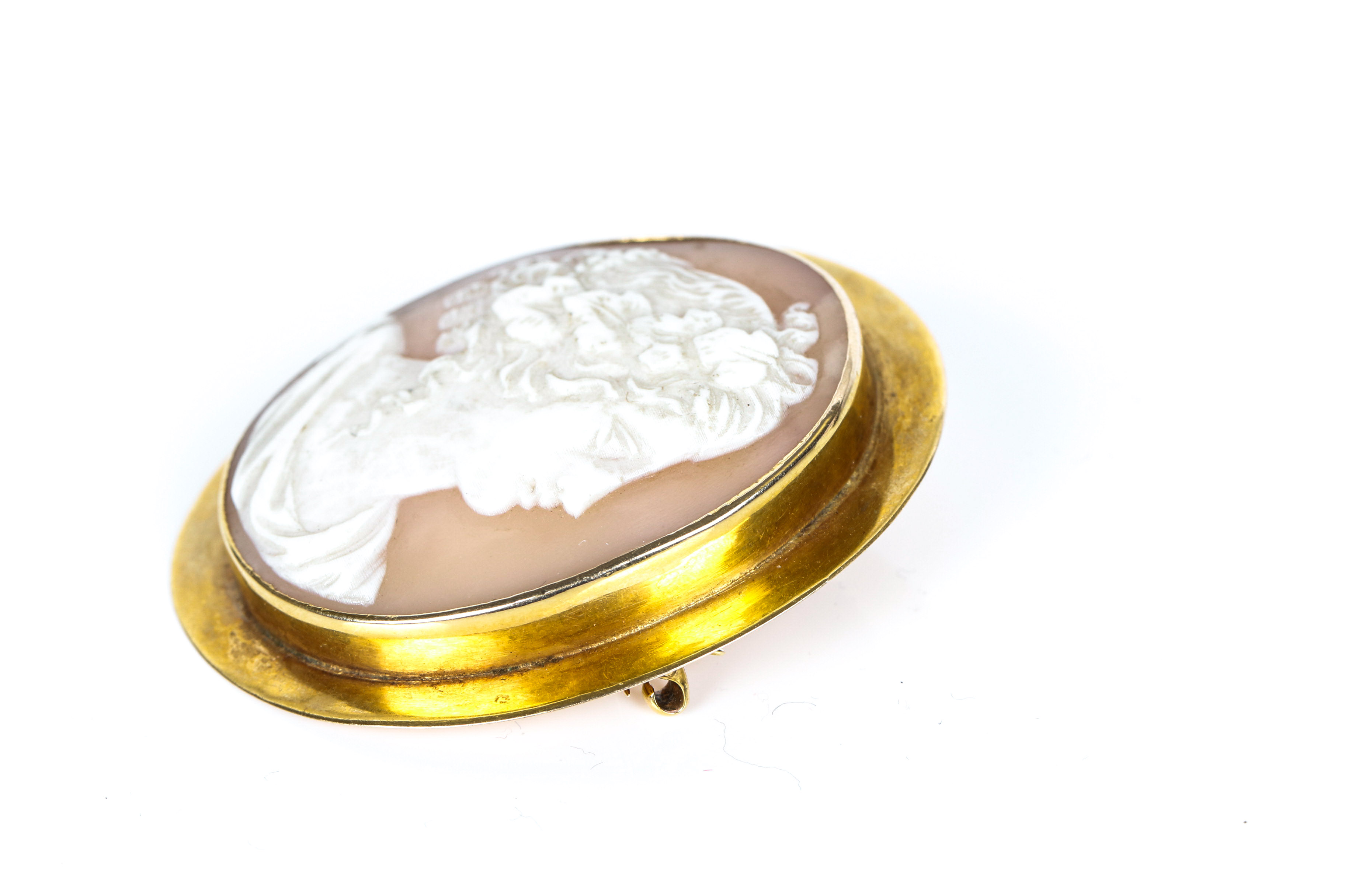 Vintage 14K Gold and Shell Cameo Brooch