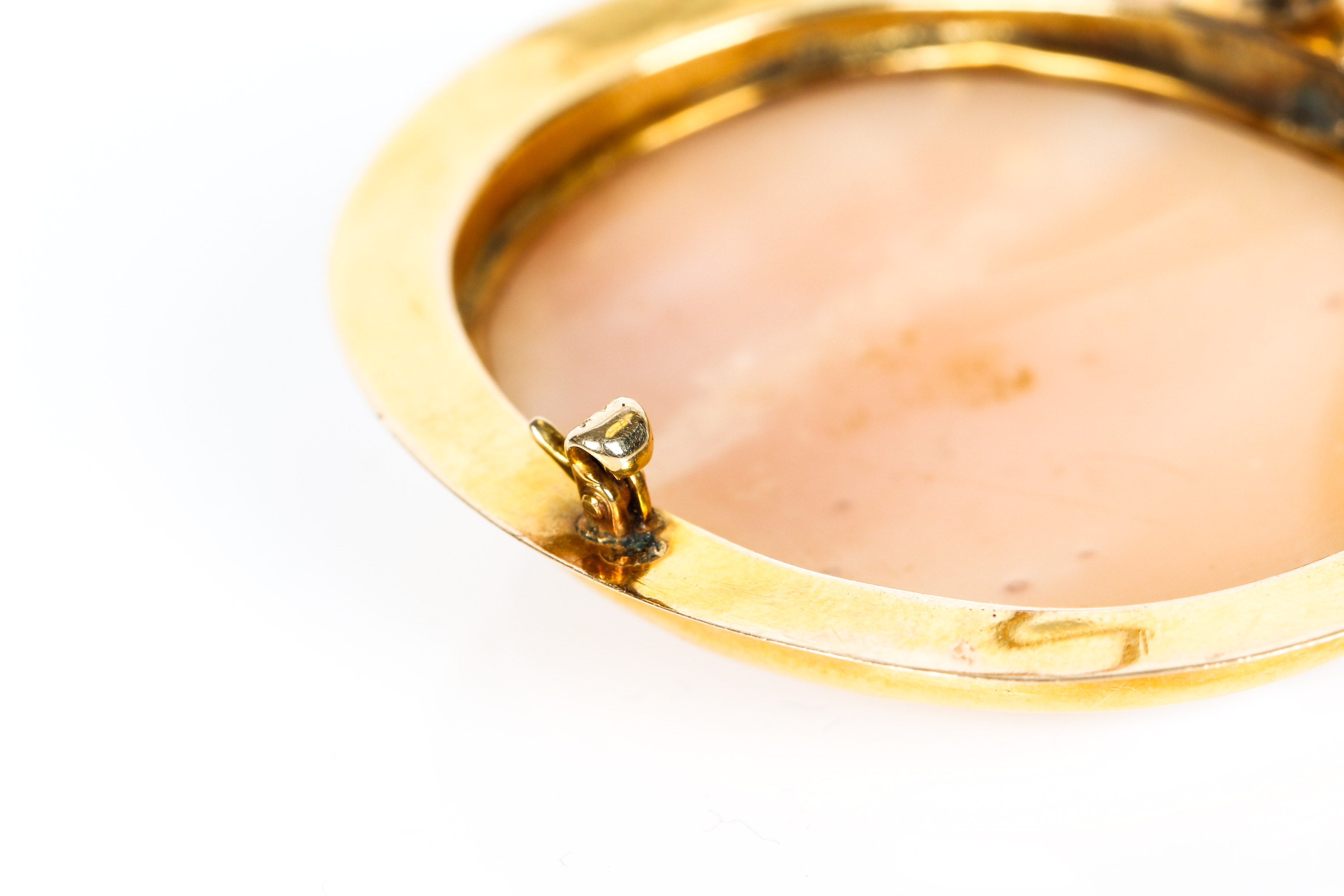 Vintage 14K Gold and Shell Cameo Brooch