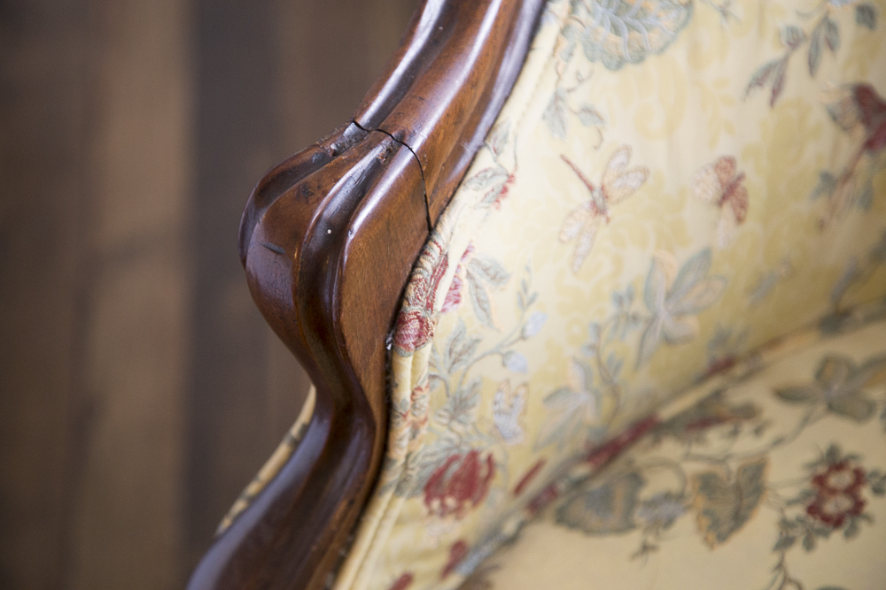 Victorian Cameo Back Sofa