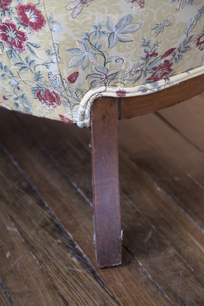 Victorian Cameo Back Sofa