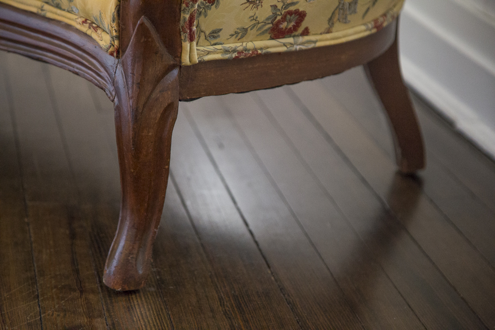 Victorian Cameo Back Sofa