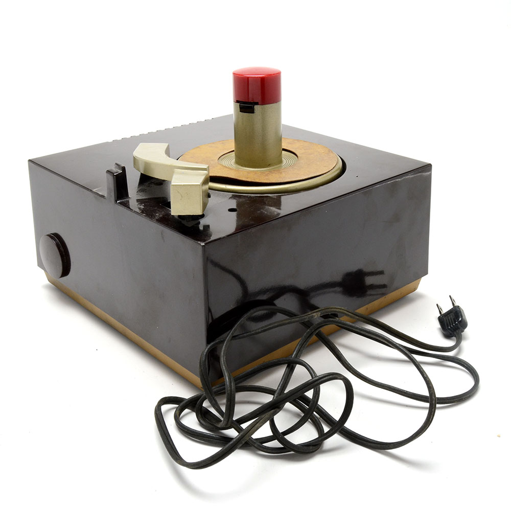 Vintage RCA Victor Tube Radio and 45 RPM Record Player