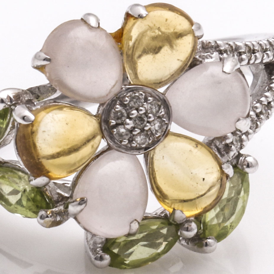 18K White Gold Floral Gemstone Ring