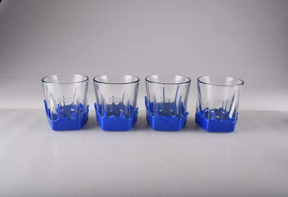 U.K. Blue Makers Mark Rocks Glasses