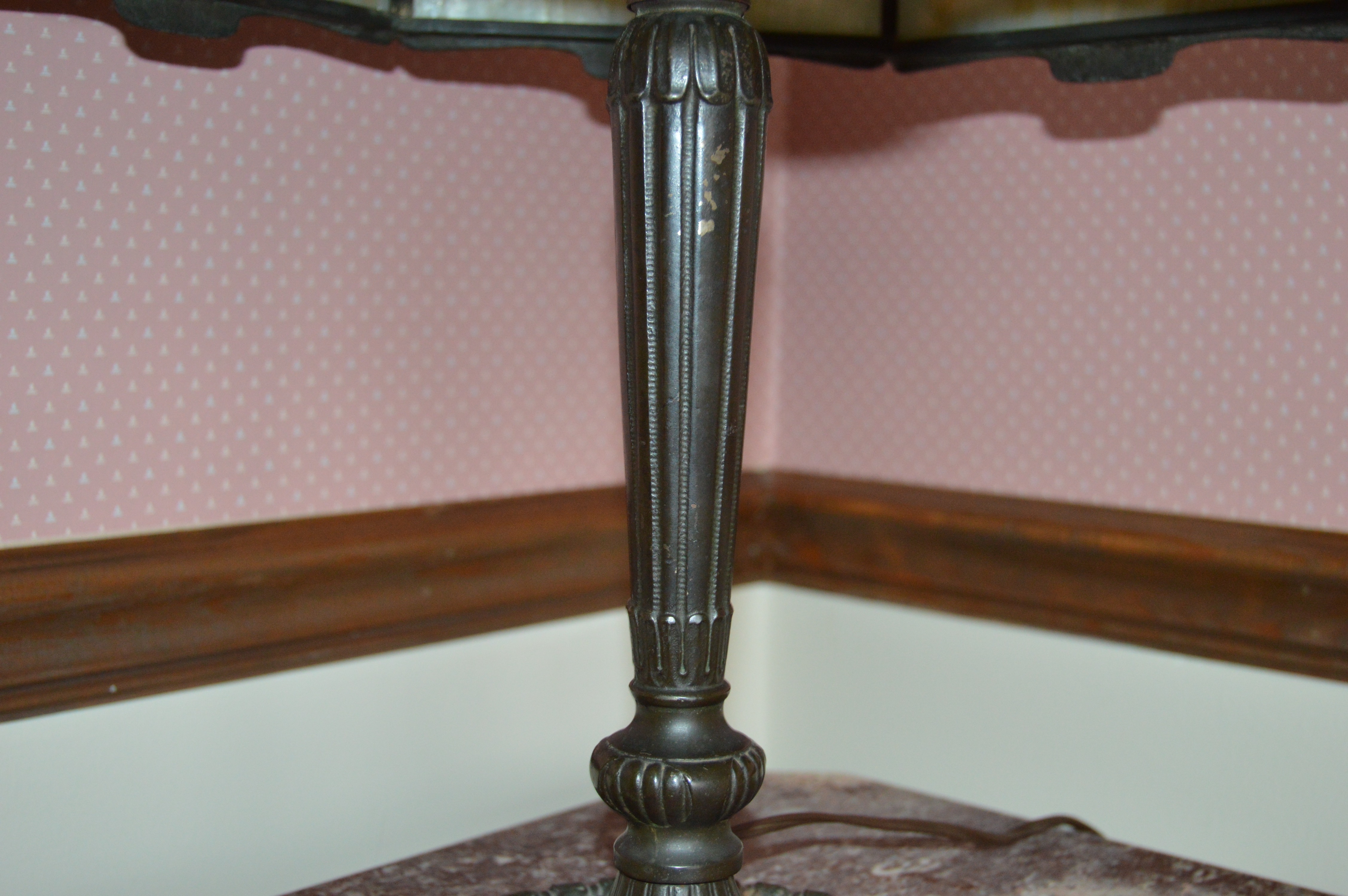 Vintage Bradley & Hubbard Slag Glass Table Lamp