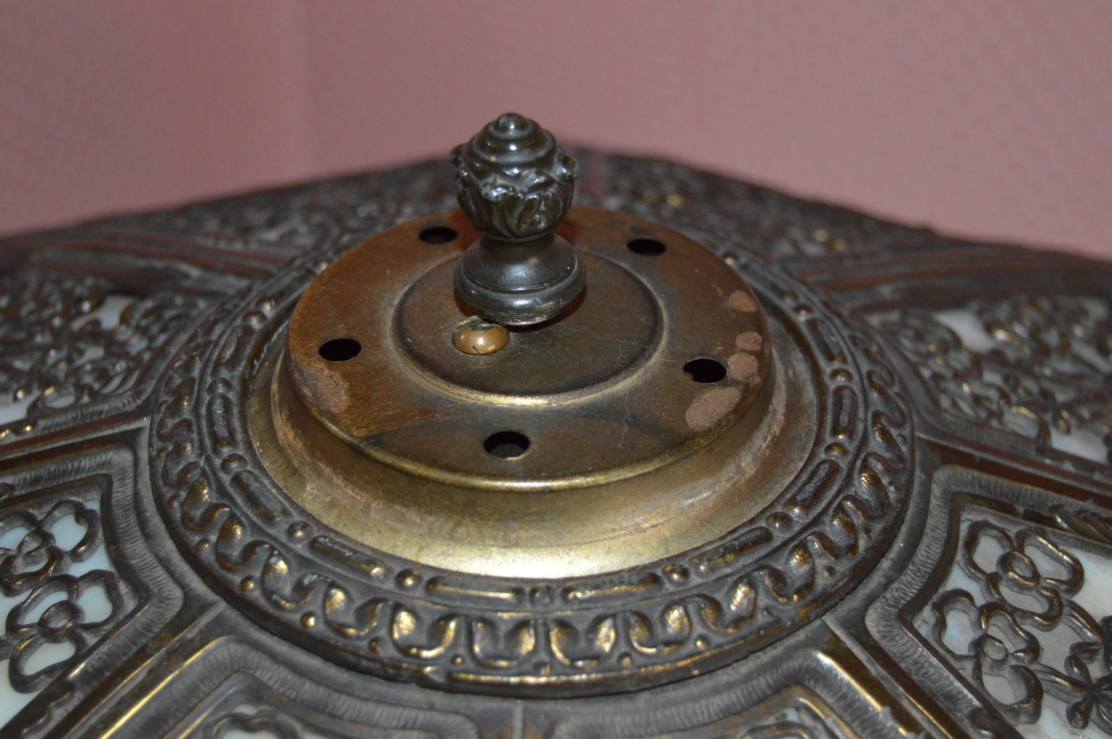 Vintage Bradley & Hubbard Slag Glass Table Lamp