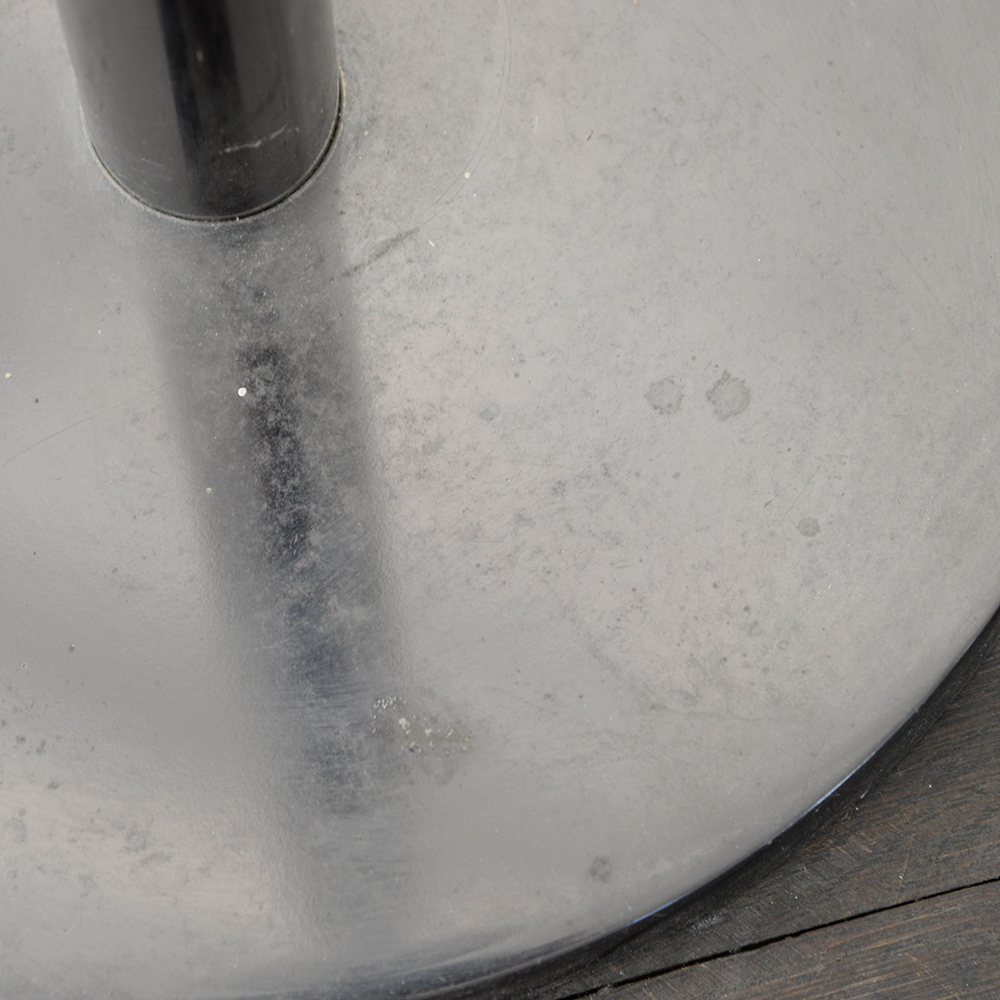 Modern Style Metallic Lamp