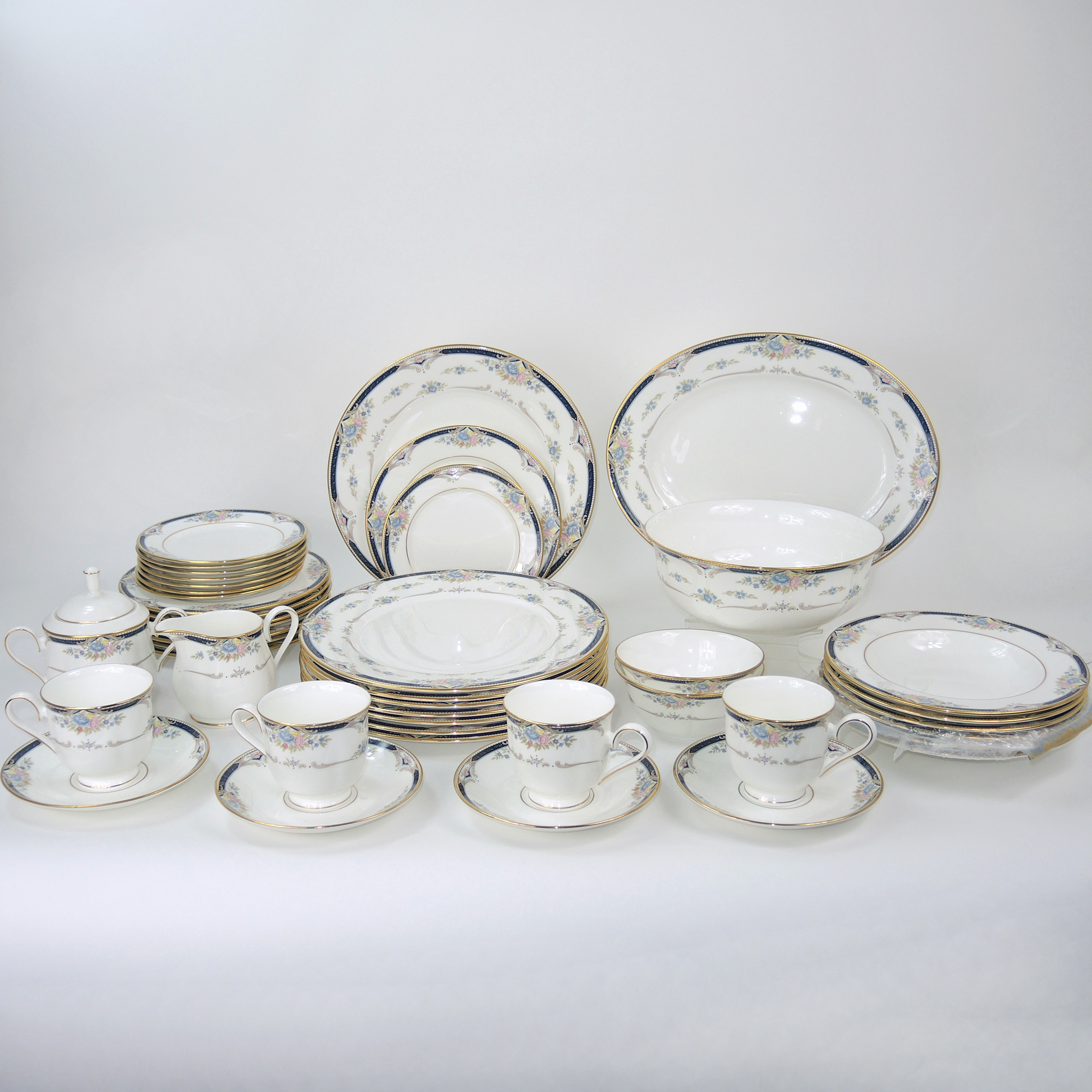 Lenox Debut Fine Bone China Abigail Pattern