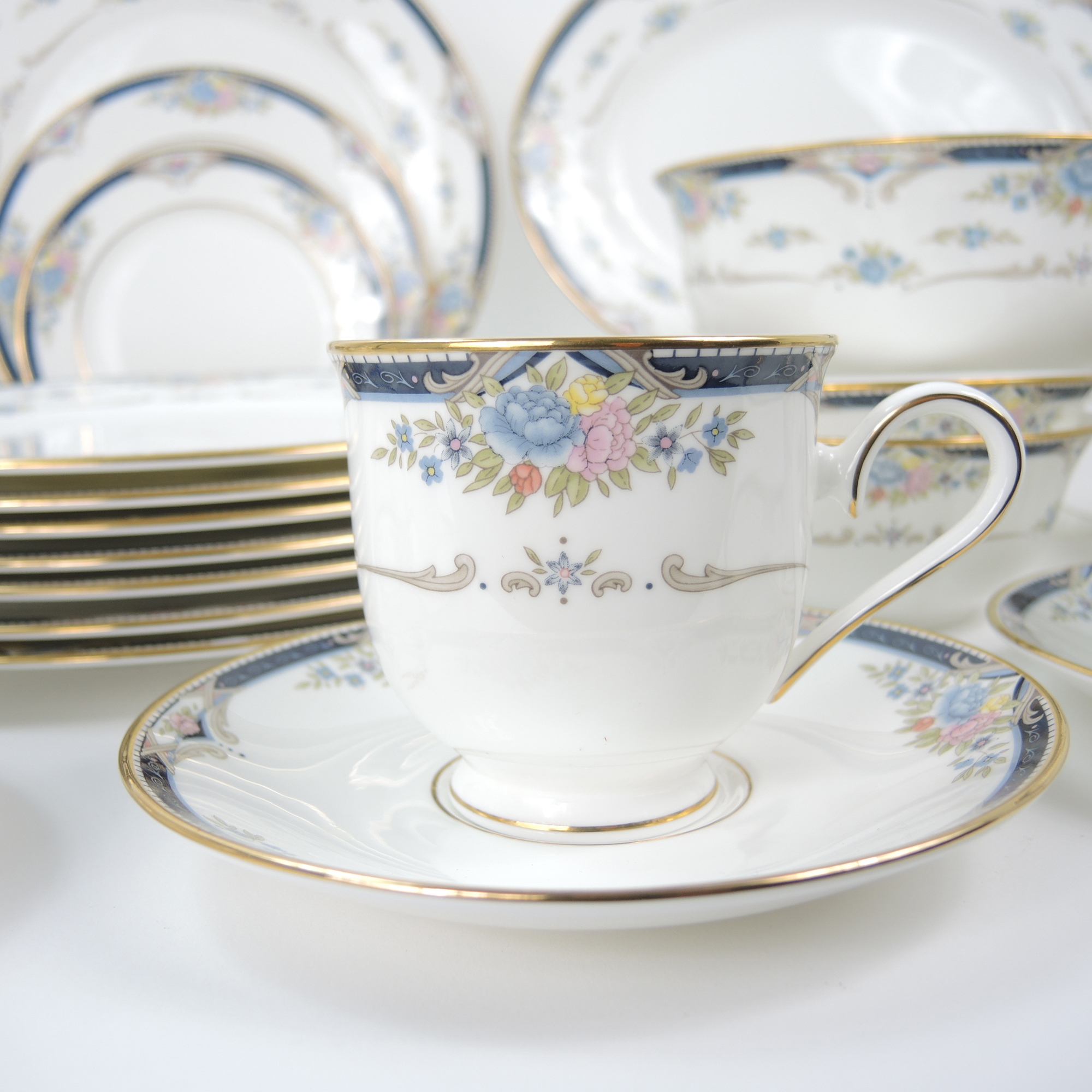Lenox Debut Fine Bone China Abigail Pattern