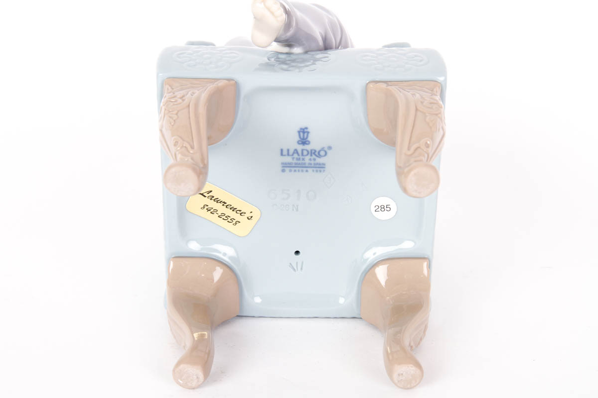 Lladró "An Unexpected Gift" Porcelain Figurine