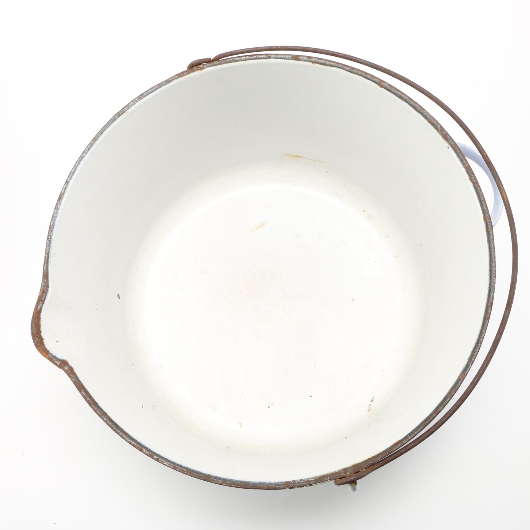 Vollrath Ware White Enamel Cast Iron Pot