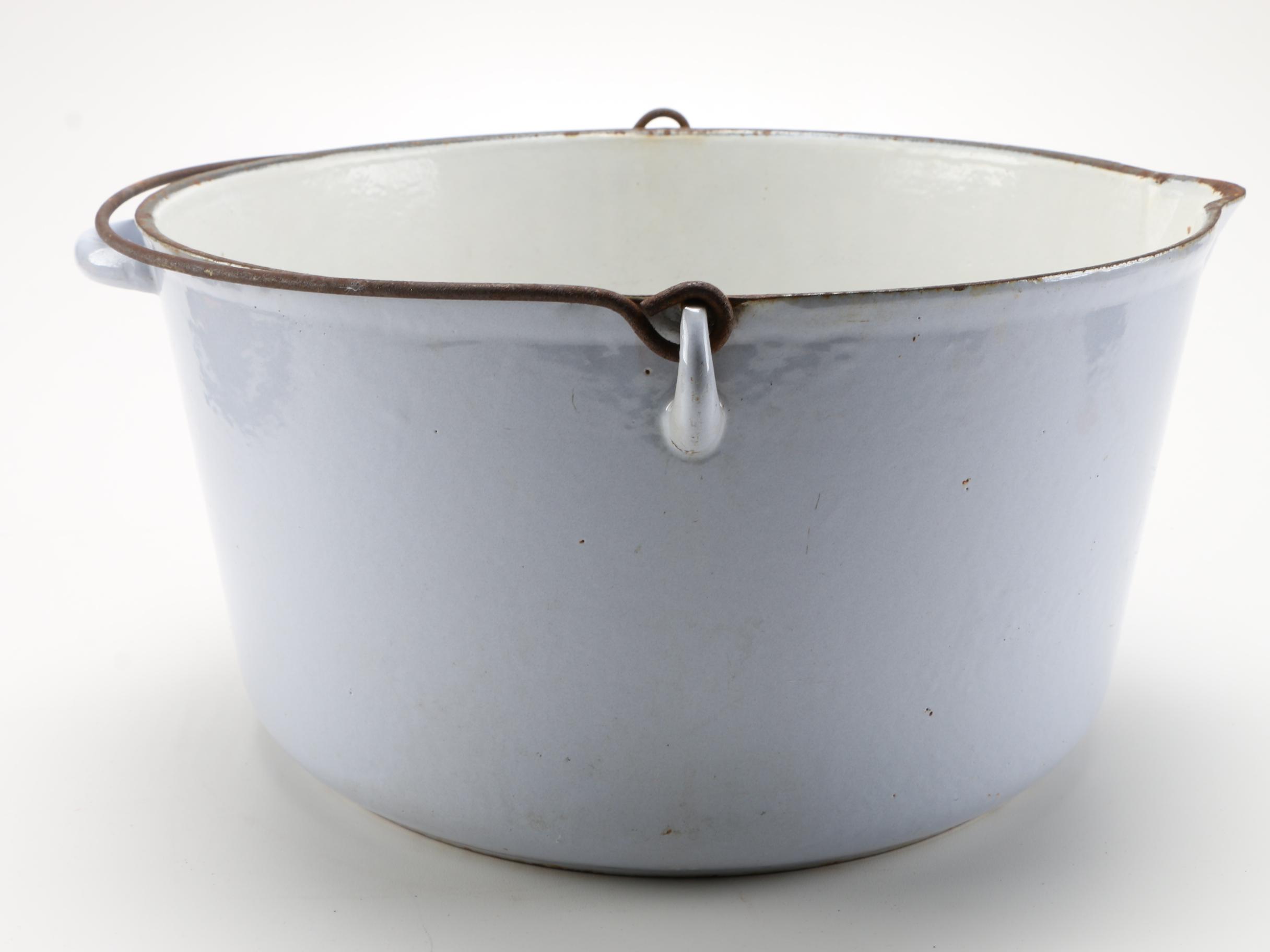 Vollrath Ware White Enamel Cast Iron Pot