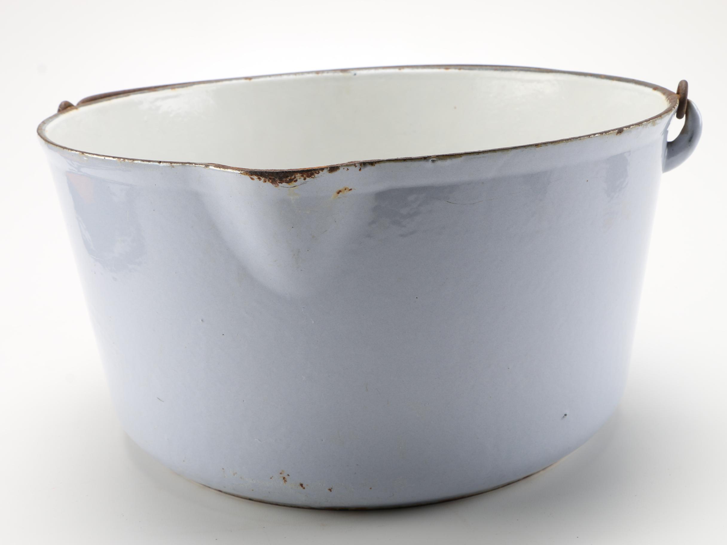 Vollrath Ware White Enamel Cast Iron Pot