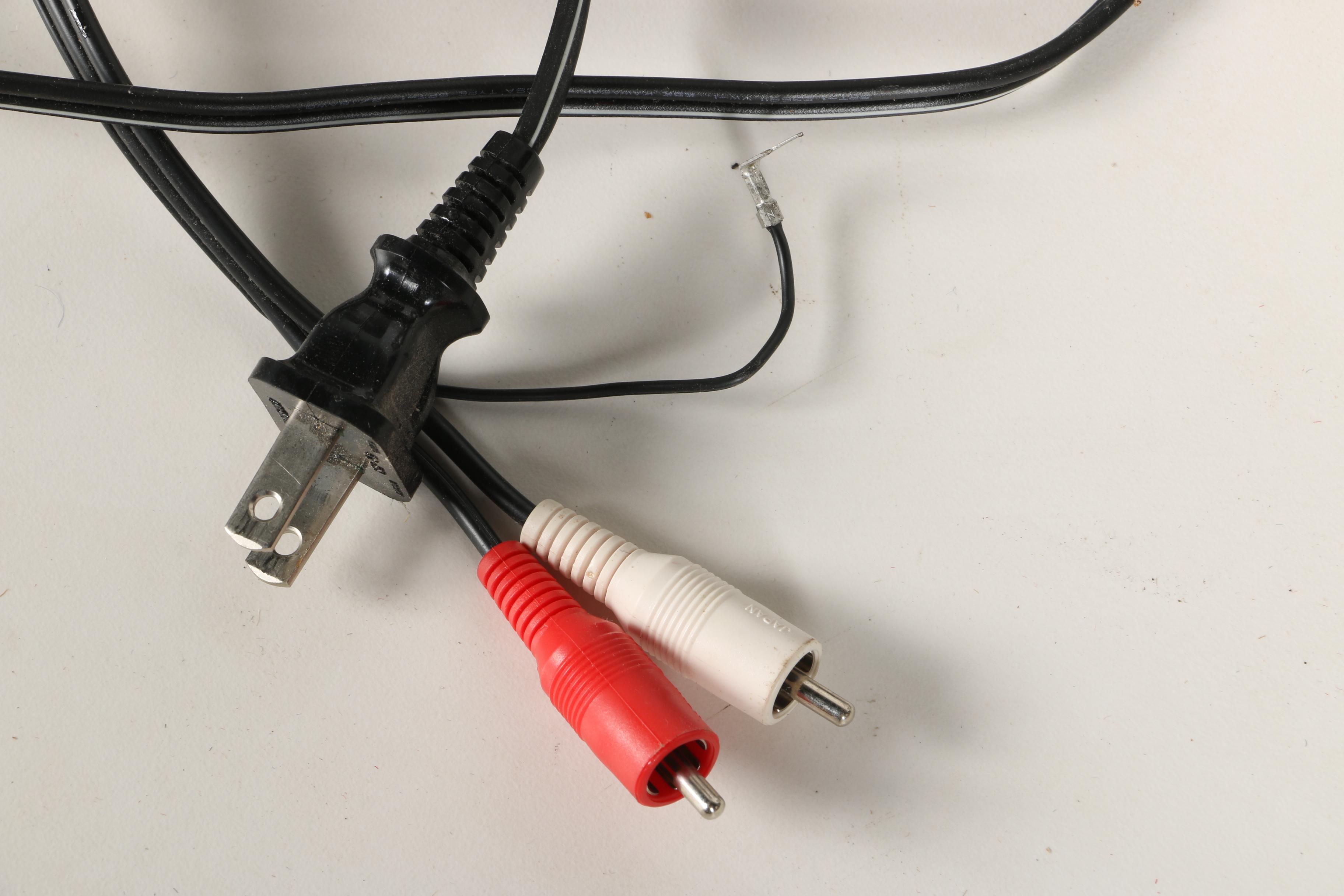 Sansui P-D15 Turntable and Pair of ADS L420 Home Speakers