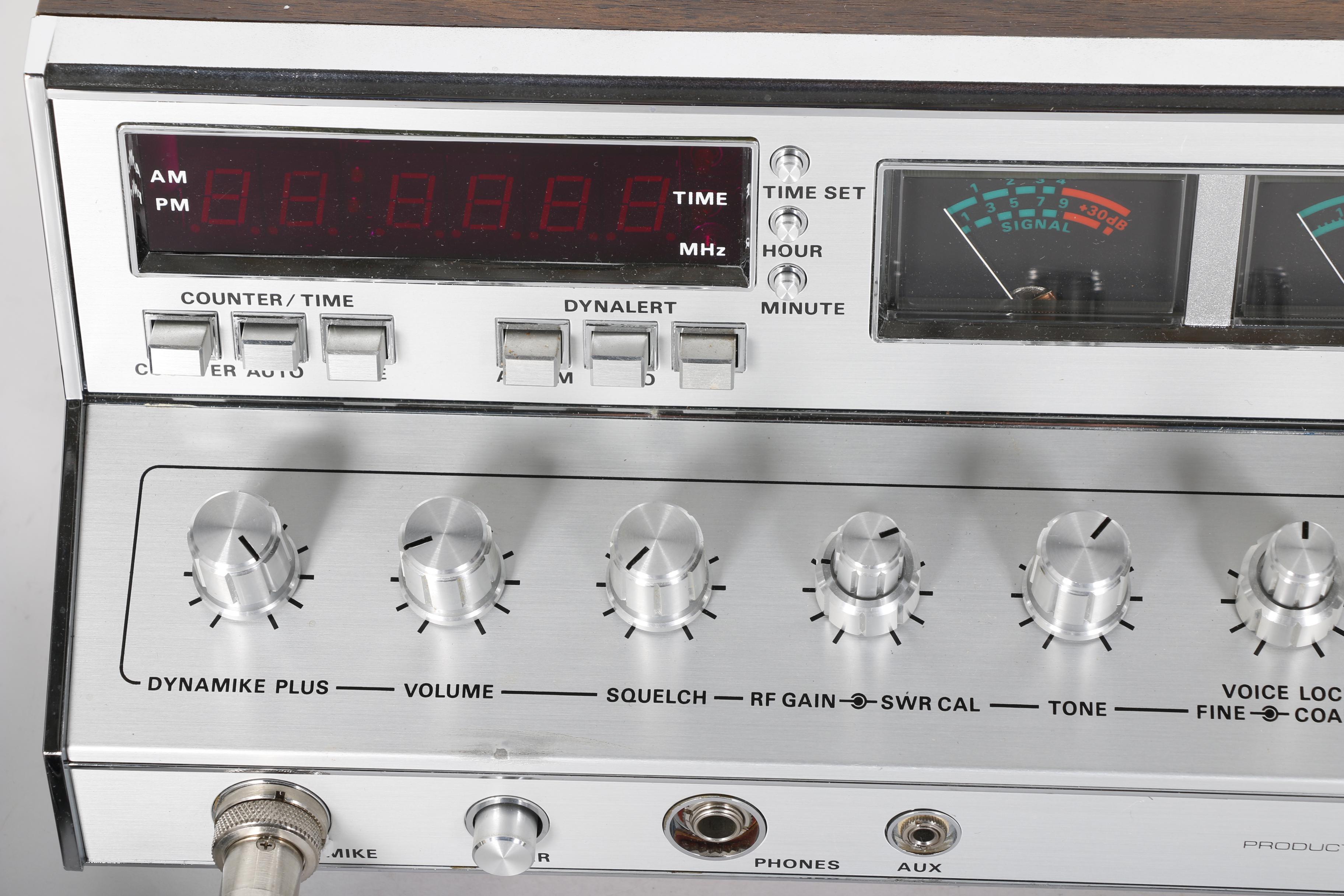 Cobra 49 Channel AM/SSb CB Radio and Microphone