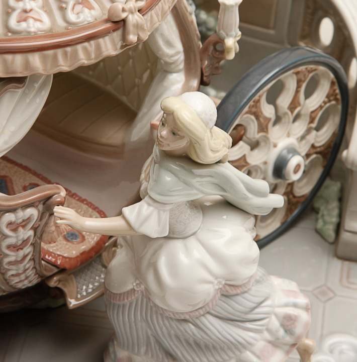 Large Limited Edition Lladró "At The Stroke of Midnight" Figurine