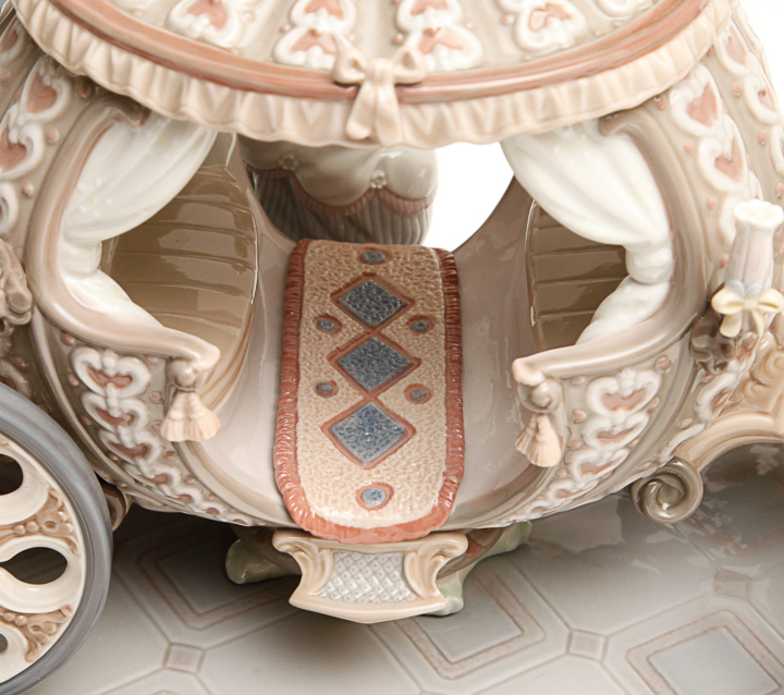 Large Limited Edition Lladró "At The Stroke of Midnight" Figurine