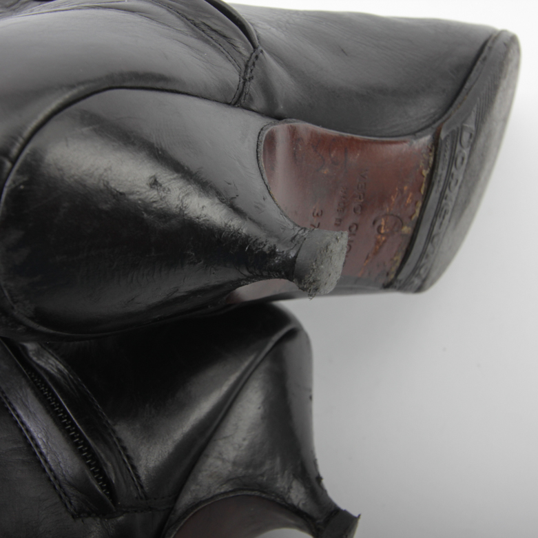 Oscar de la Renta Leather Boots