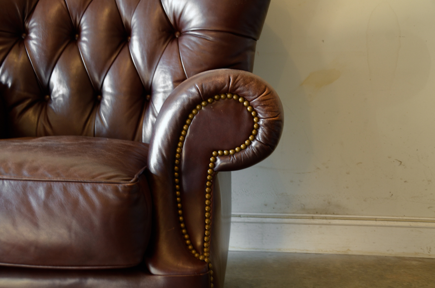 Contemporary Button-Tufted Leather Armchair by Leathercraft