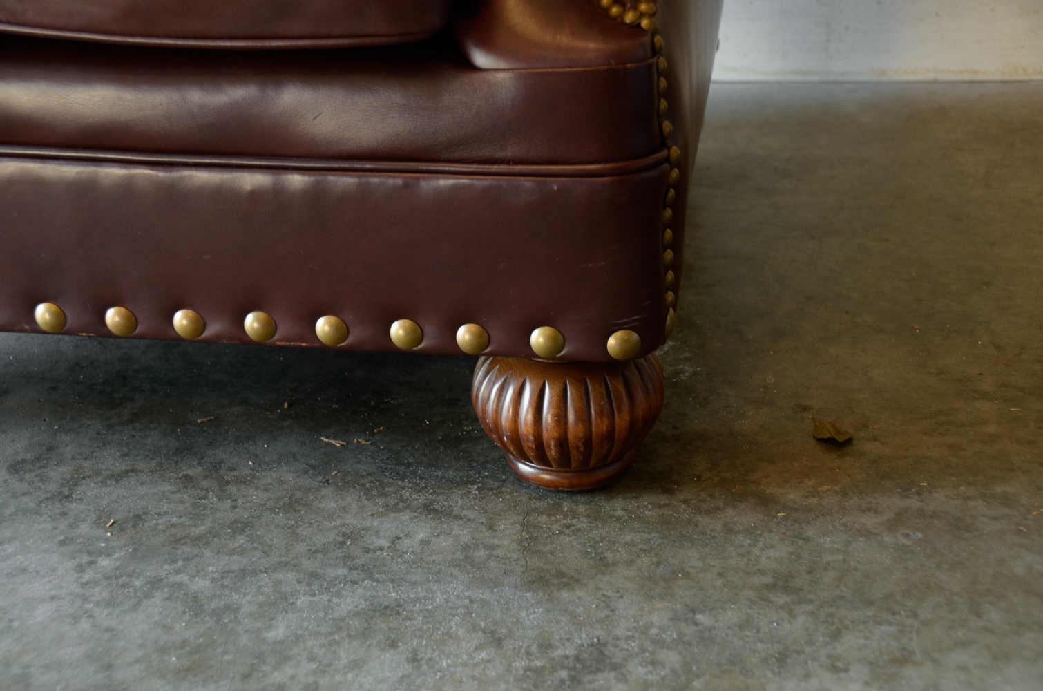 Contemporary Button-Tufted Leather Armchair by Leathercraft