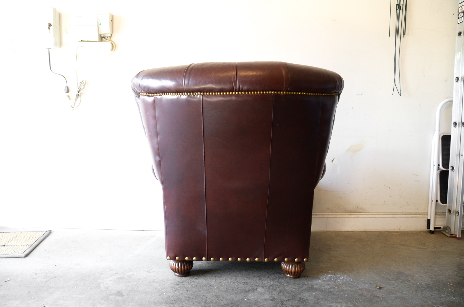 Contemporary Button-Tufted Leather Armchair by Leathercraft