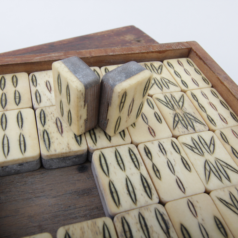 Antique Mahjong Set