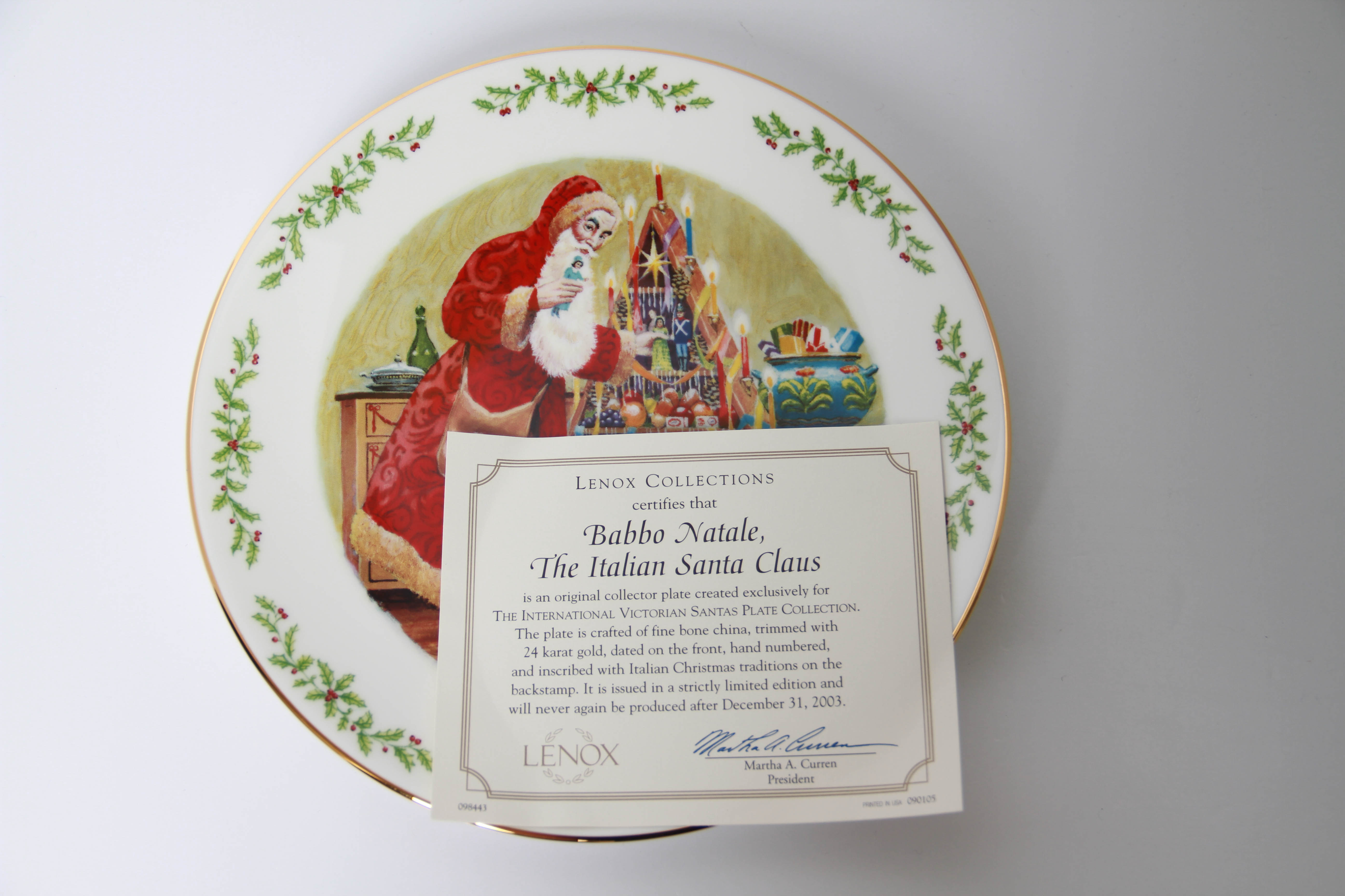 Limited Edition Lenox International Victorian Santas Collection Plates