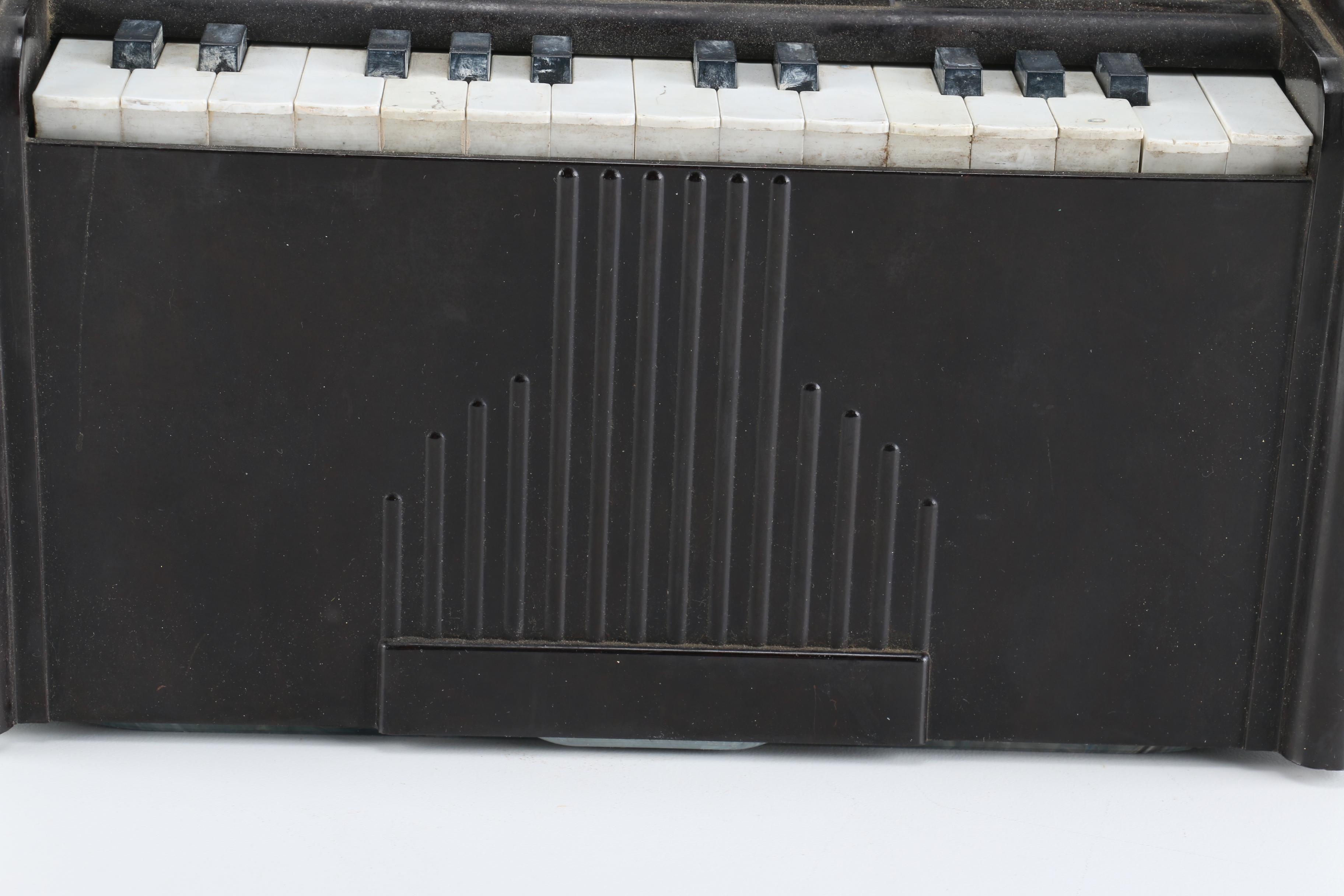 Antique Magnus Organ