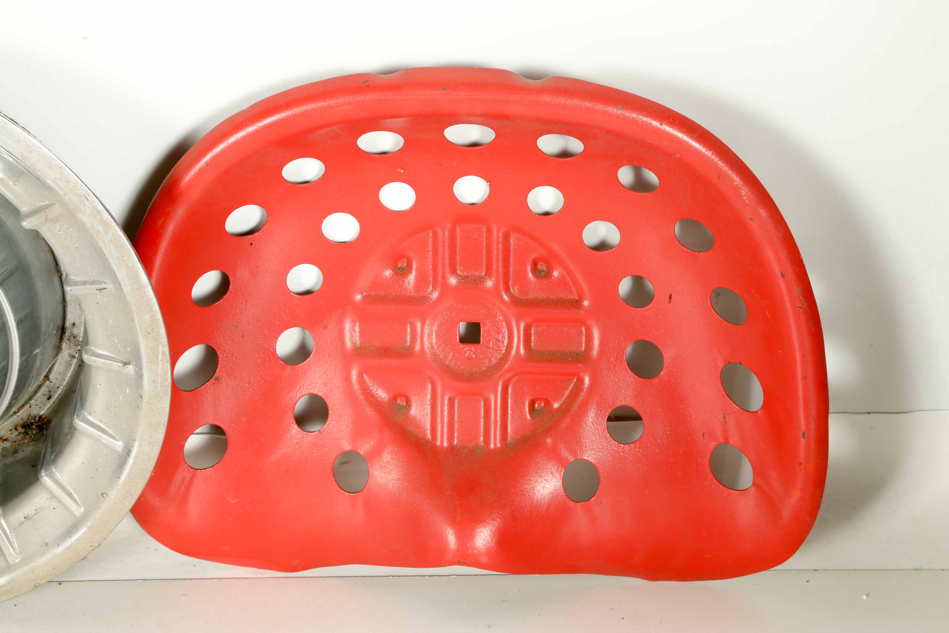 Rambler, Thunderbird, Cadillac and Other Vintage Hubcaps