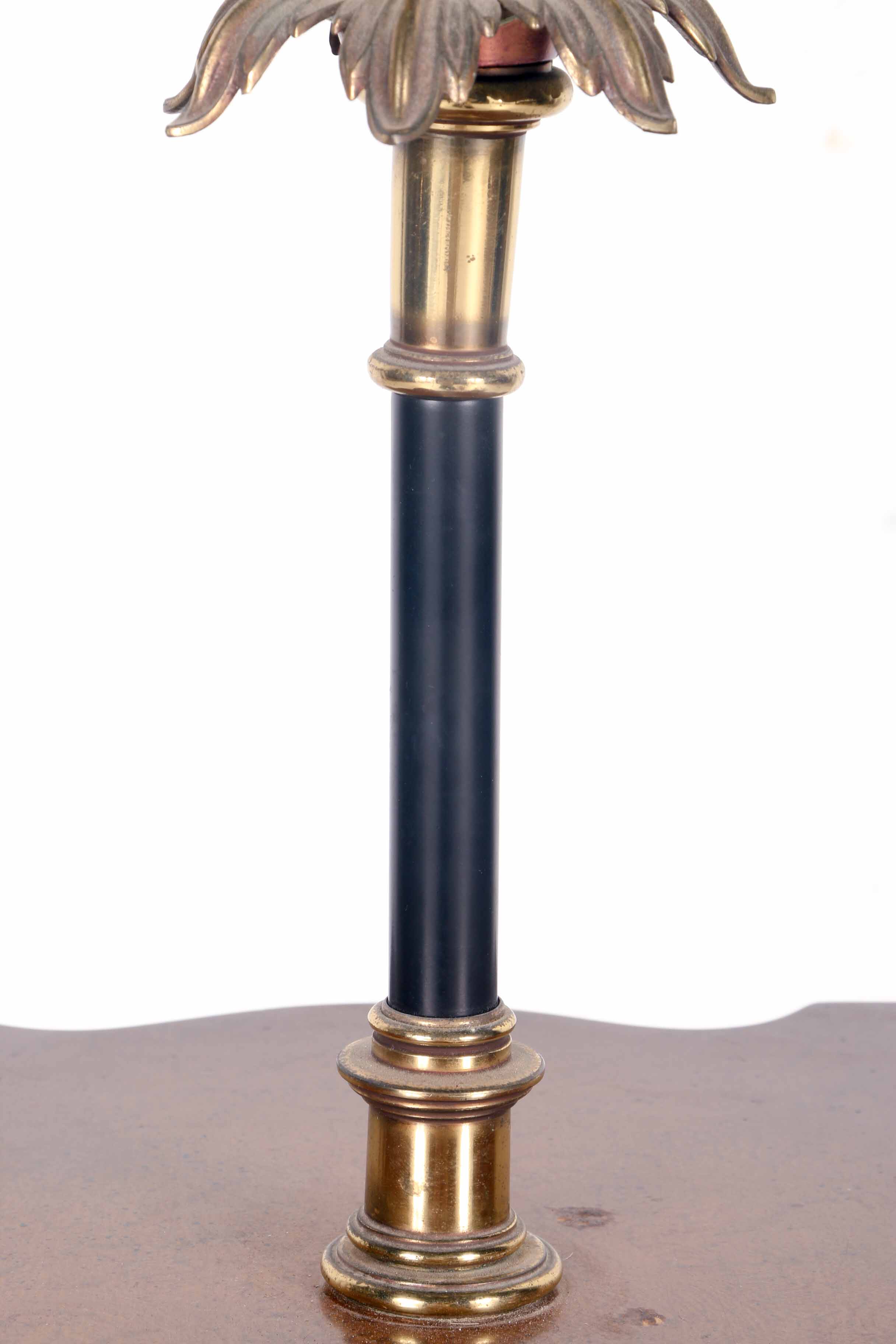 Mid-Century Table With Lamp