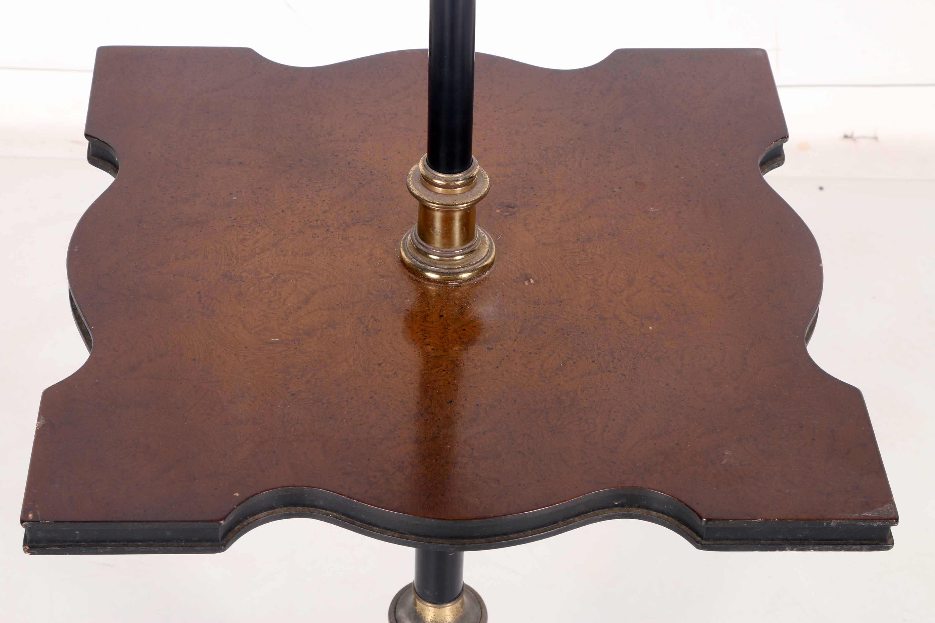 Mid-Century Table With Lamp