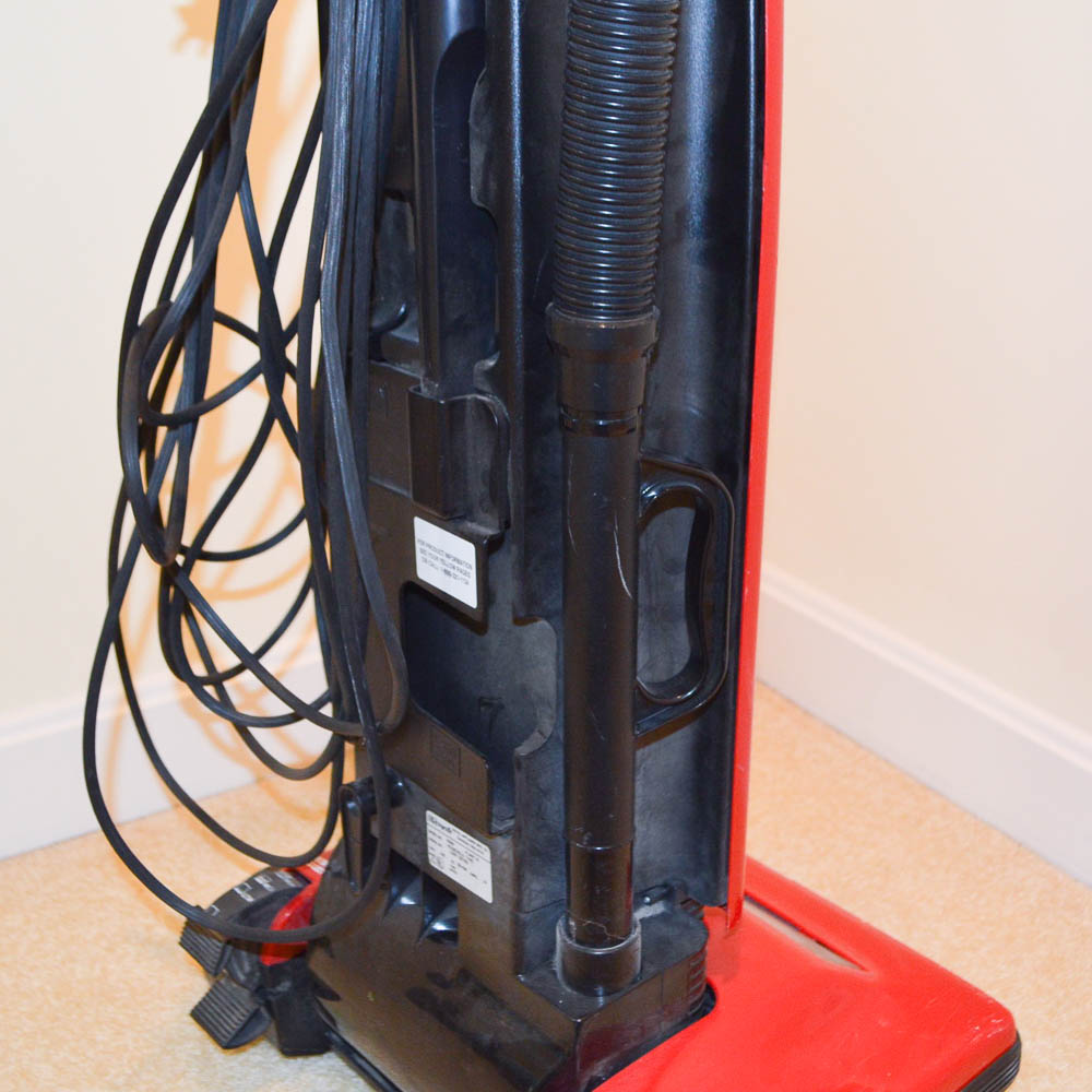 Dirt Devil Deluxe Vacuum Cleaner