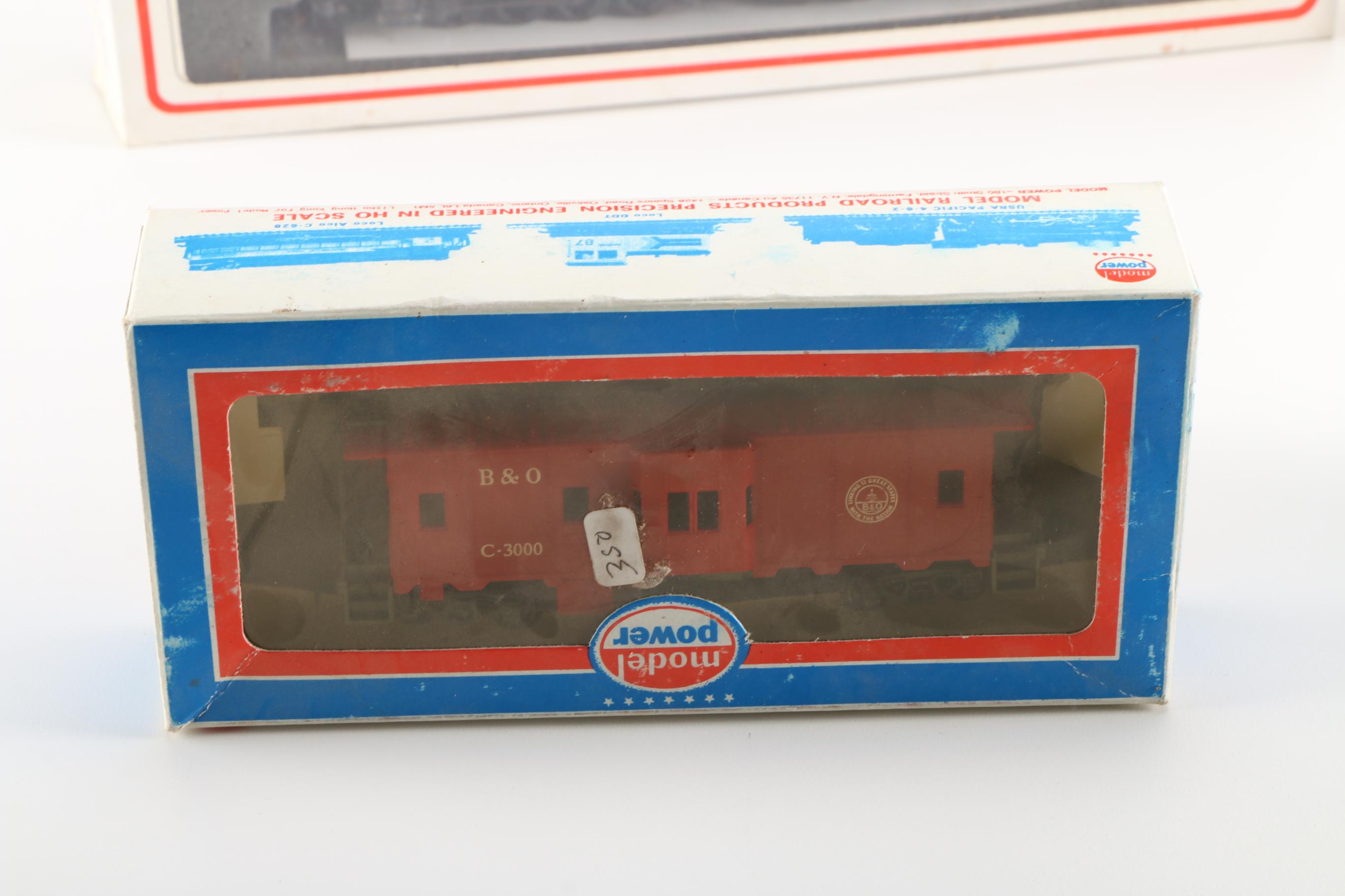 Selection of Model Power HO Scale Model Train Cars
